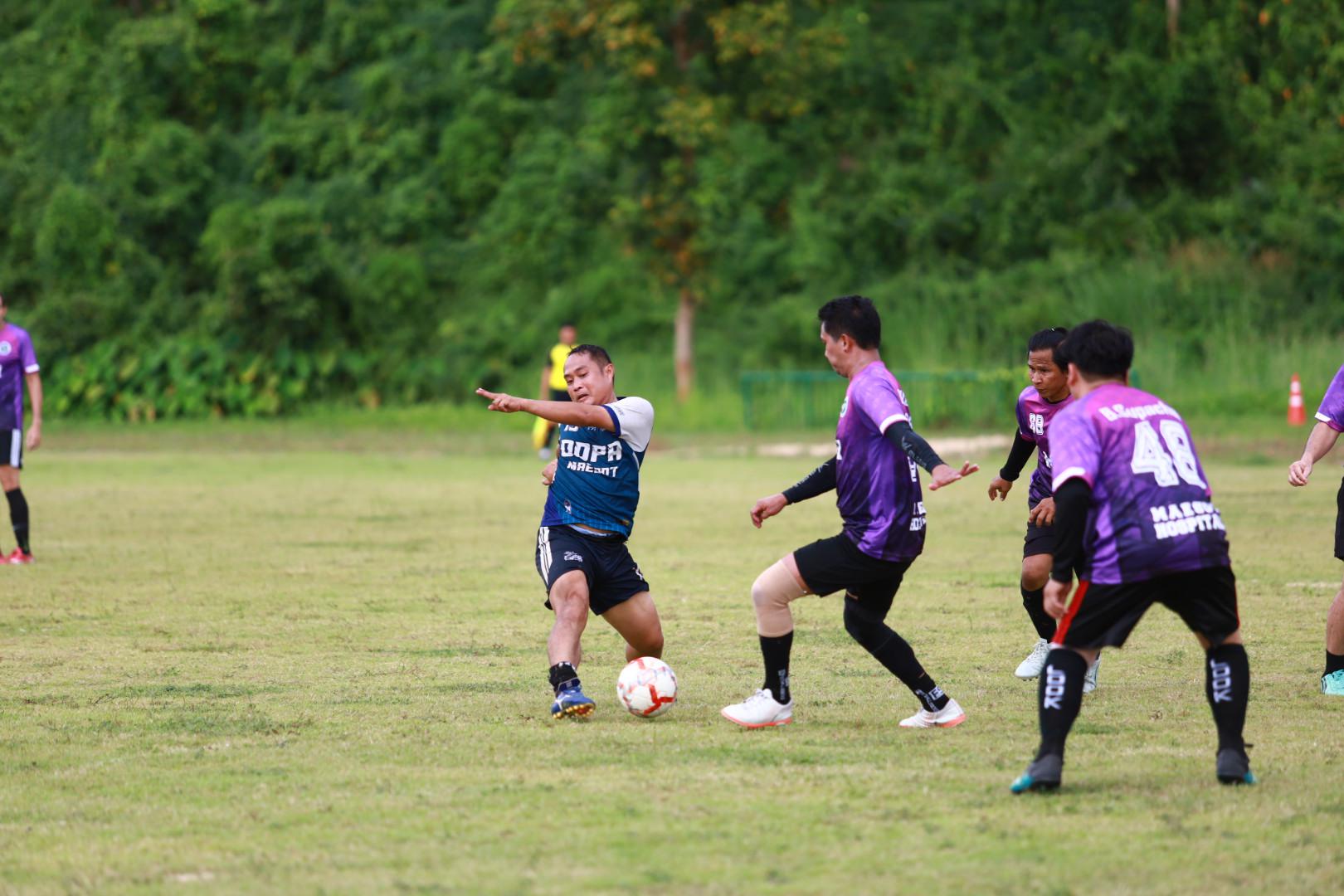 51. ฟุตบอล11คนหน่วยงาน25ปีkprums คู่ชิงรองอันดับ 3 โรงพยาบาลแม่สอด 2 : 0 อำเภอแม่สอด