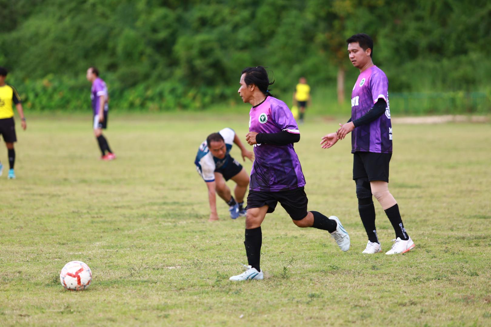 52. ฟุตบอล11คนหน่วยงาน25ปีkprums คู่ชิงรองอันดับ 3 โรงพยาบาลแม่สอด 2 : 0 อำเภอแม่สอด