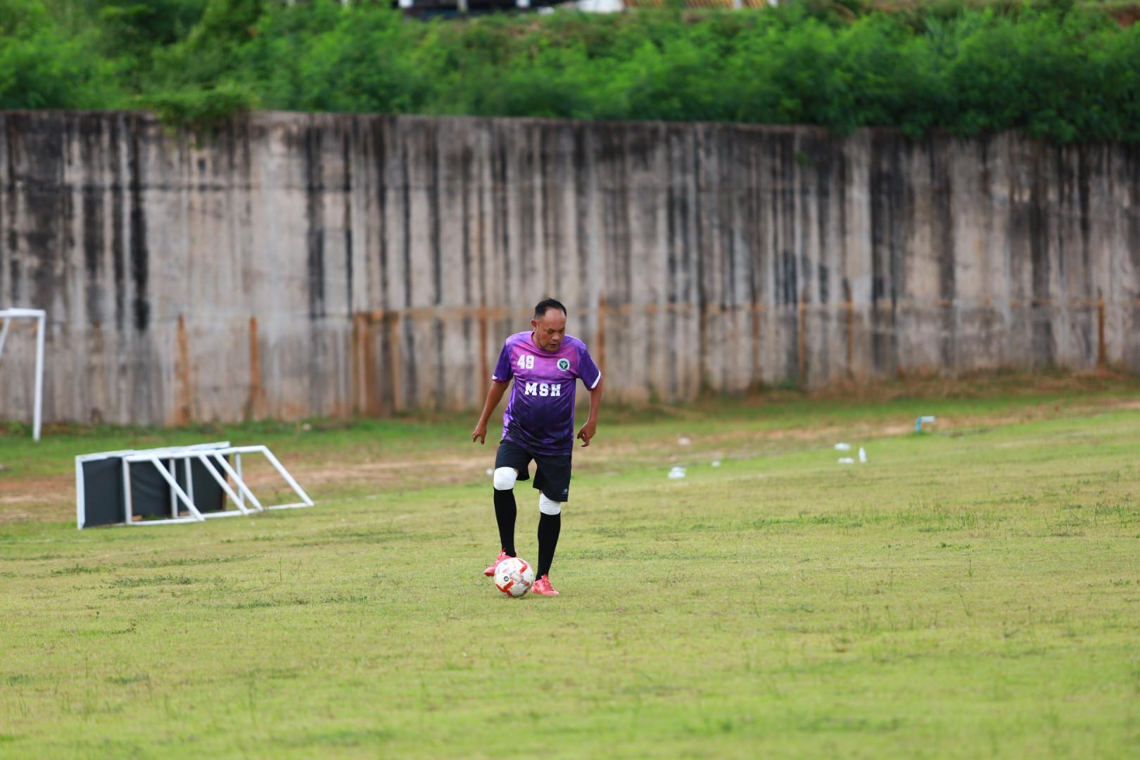 53. ฟุตบอล11คนหน่วยงาน25ปีkprums คู่ชิงรองอันดับ 3 โรงพยาบาลแม่สอด 2 : 0 อำเภอแม่สอด