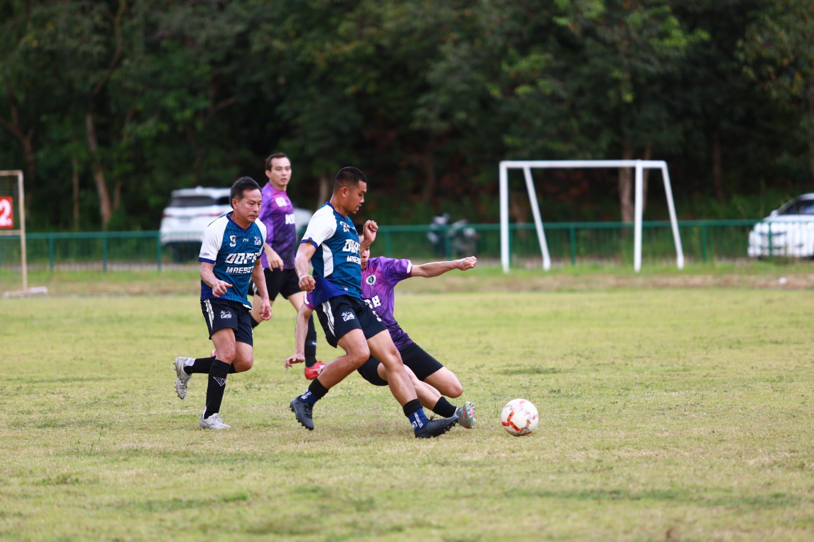 60. ฟุตบอล11คนหน่วยงาน25ปีkprums คู่ชิงรองอันดับ 3 โรงพยาบาลแม่สอด 2 : 0 อำเภอแม่สอด