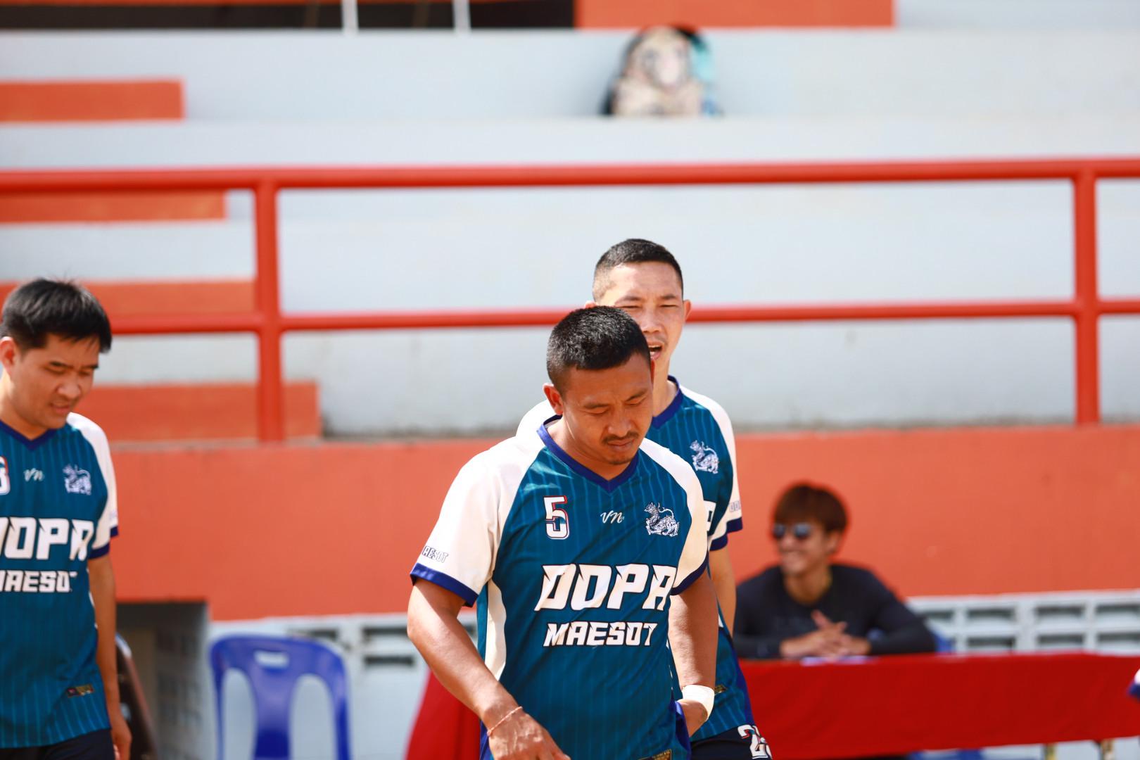 ฟุตบอล11คนหน่วยงาน25ปีkprums คู่ชิงรองอันดับ 3 โรงพยาบาลแม่สอด 2 : 0 อำเภอแม่สอด