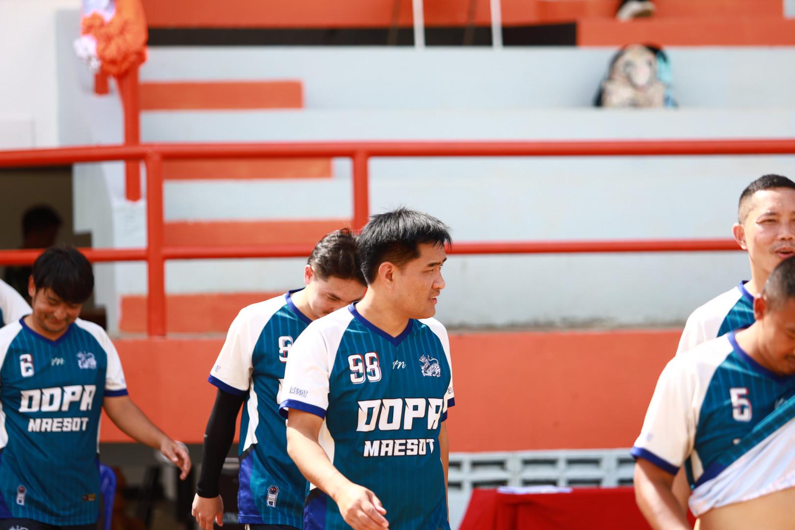 ฟุตบอล11คนหน่วยงาน25ปีkprums คู่ชิงรองอันดับ 3 โรงพยาบาลแม่สอด 2 : 0 อำเภอแม่สอด