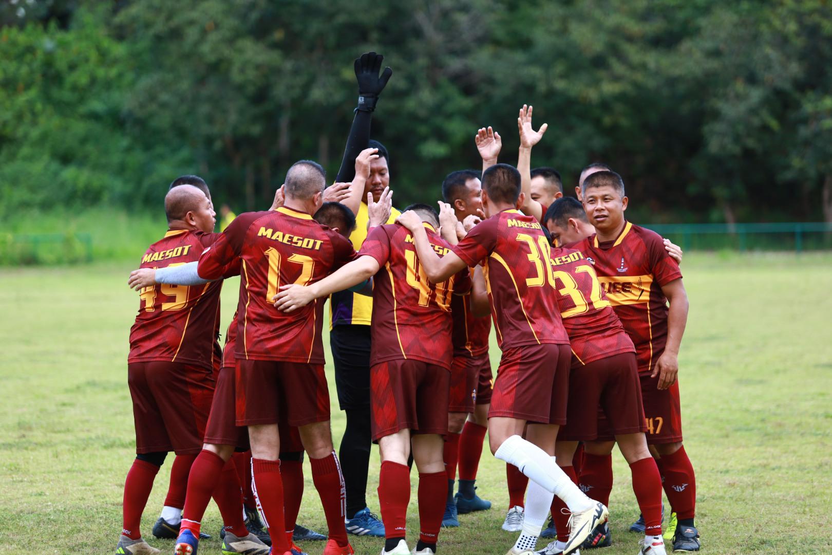 17. ฟุตบอล11คนหน่วยงาน25ปีkprums คู่ชิงชนะเลิศ สถานีตำรวจภูธรแม่สอด 0 : 1 เทศบาลนครแม่สอด