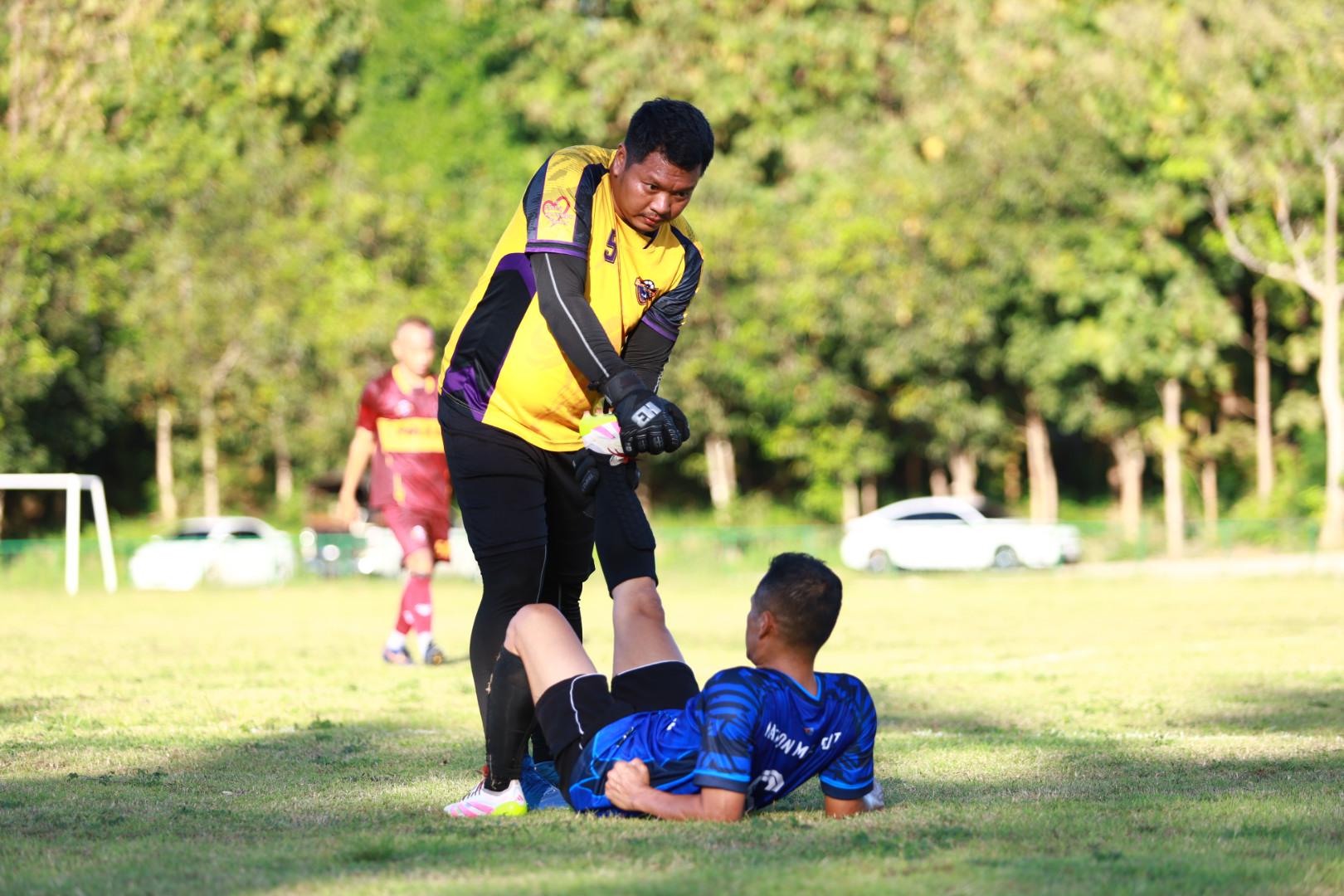 47. ฟุตบอล11คนหน่วยงาน25ปีkprums คู่ชิงชนะเลิศ สถานีตำรวจภูธรแม่สอด 0 : 1 เทศบาลนครแม่สอด