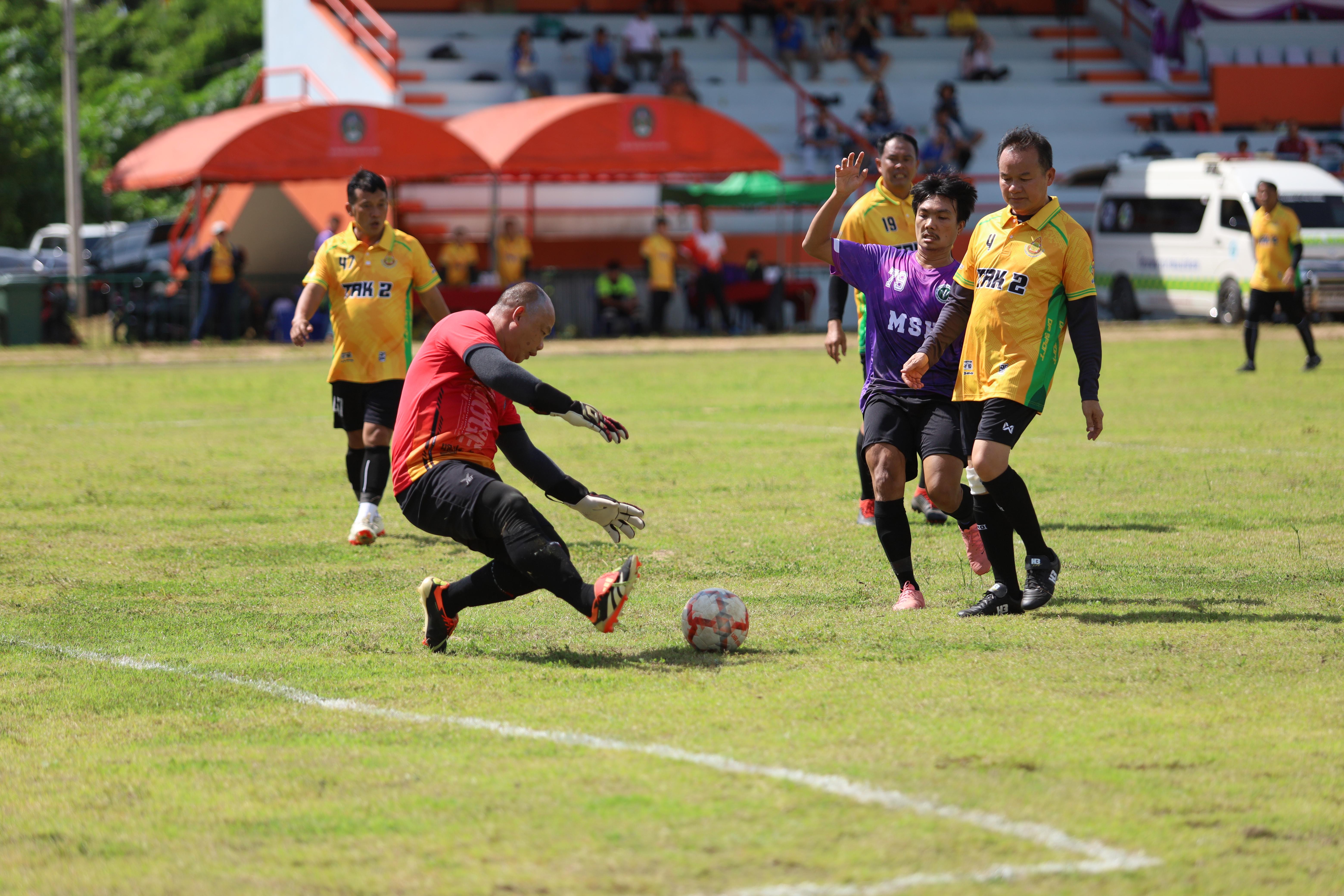 42. การแข่งขันฟุตบอล11คนหน่วยงานคู่ที่3