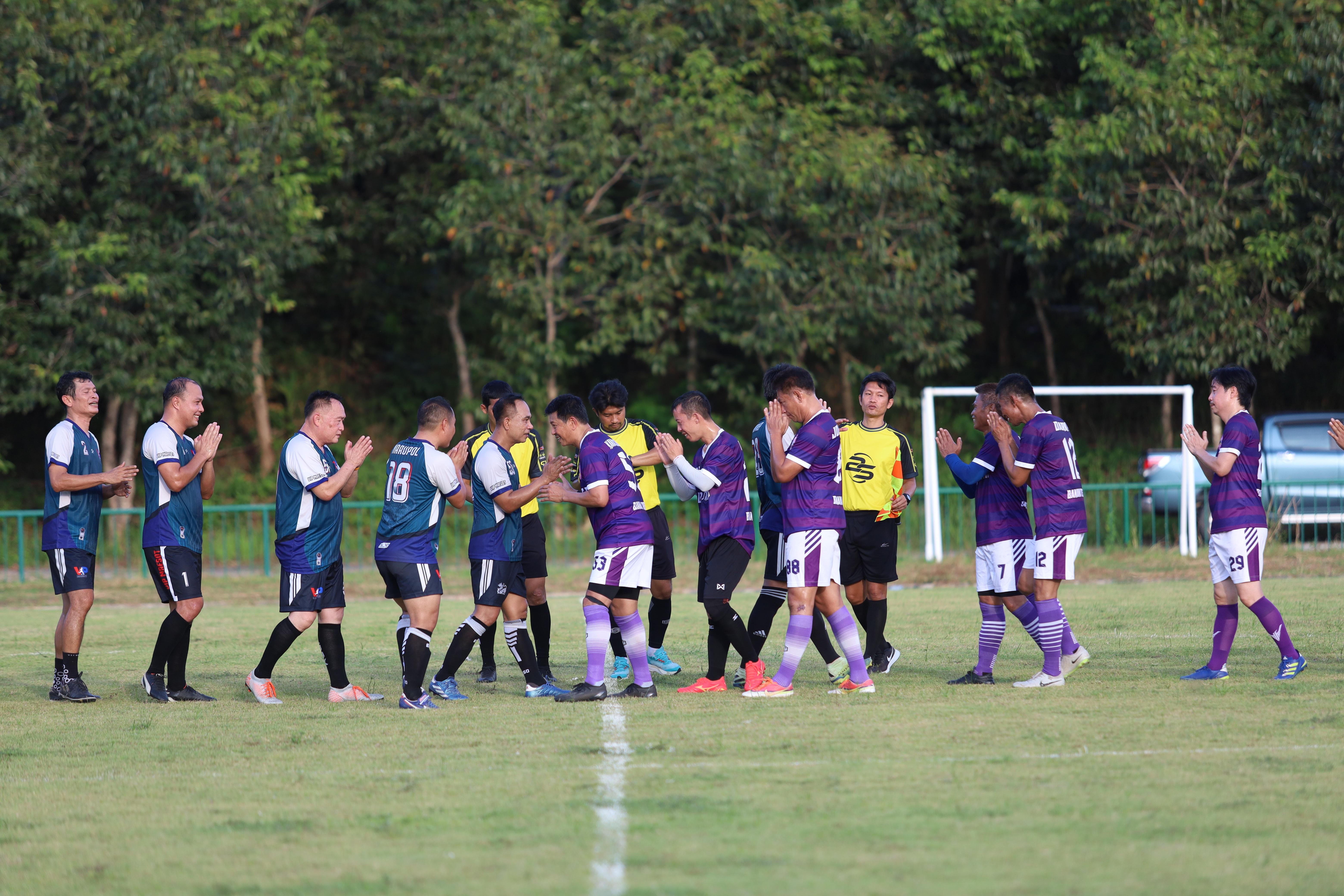 135. การแข่งขันฟุตบอล11คนหน่วยงานคู่ที่4