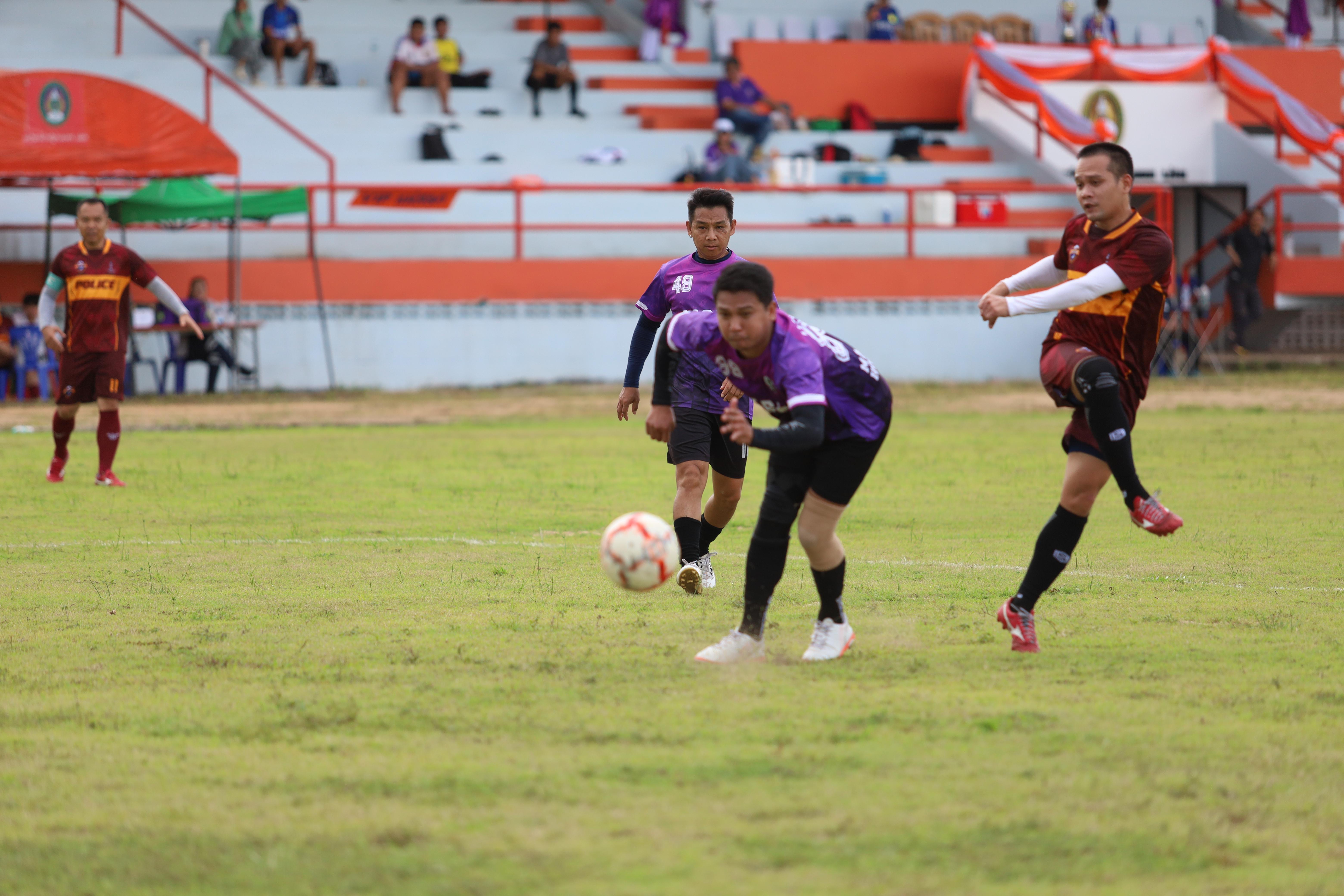 35. งาน25ปีkprums การแข่งขันฟุตบอล11คนหน่วยงานคู่ที่ 7  สถานีตำรวจภูธรแม่สอด 2:0 โรงพยาบาลแม่สอด