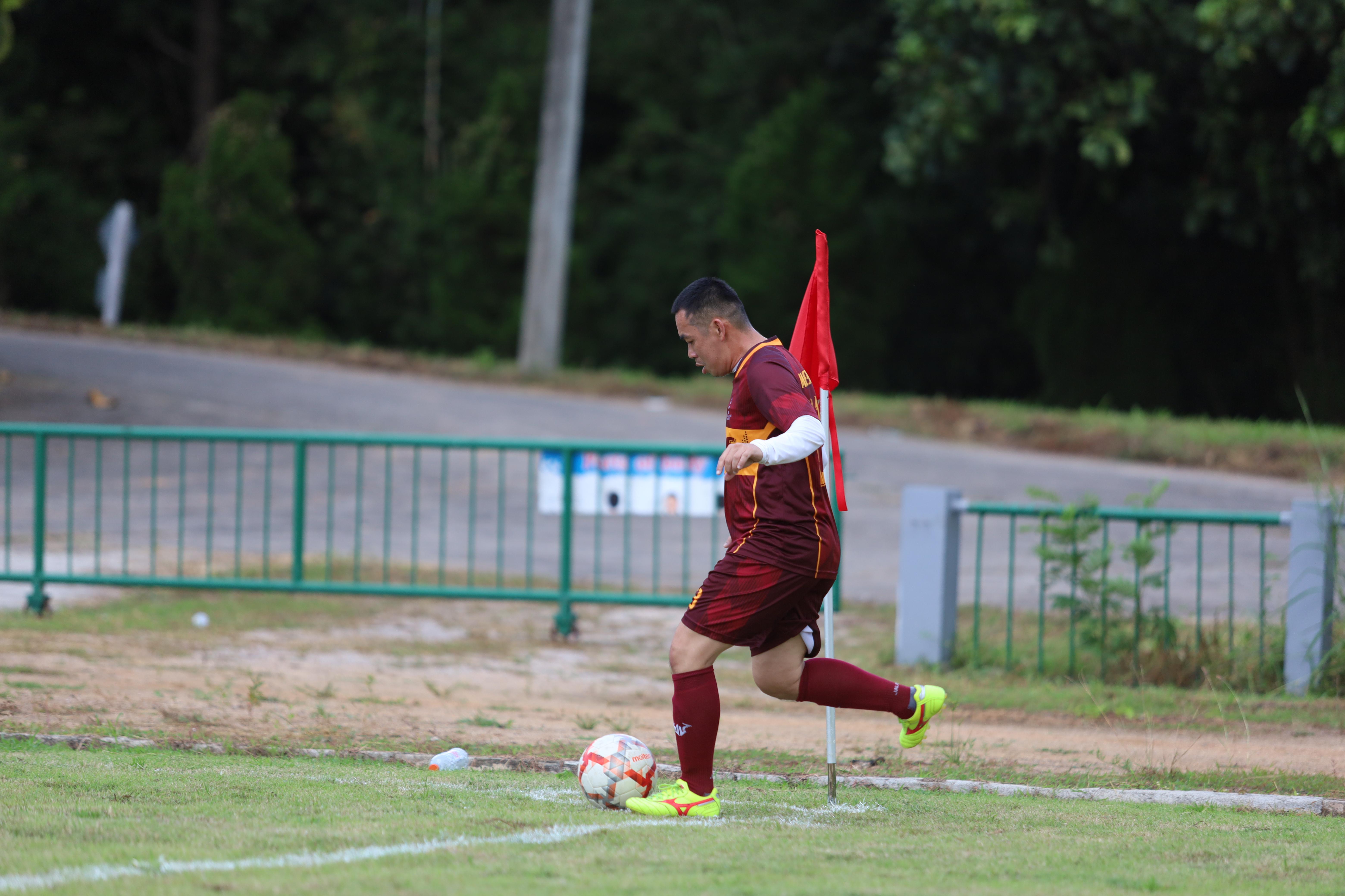 36. งาน25ปีkprums การแข่งขันฟุตบอล11คนหน่วยงานคู่ที่ 7  สถานีตำรวจภูธรแม่สอด 2:0 โรงพยาบาลแม่สอด