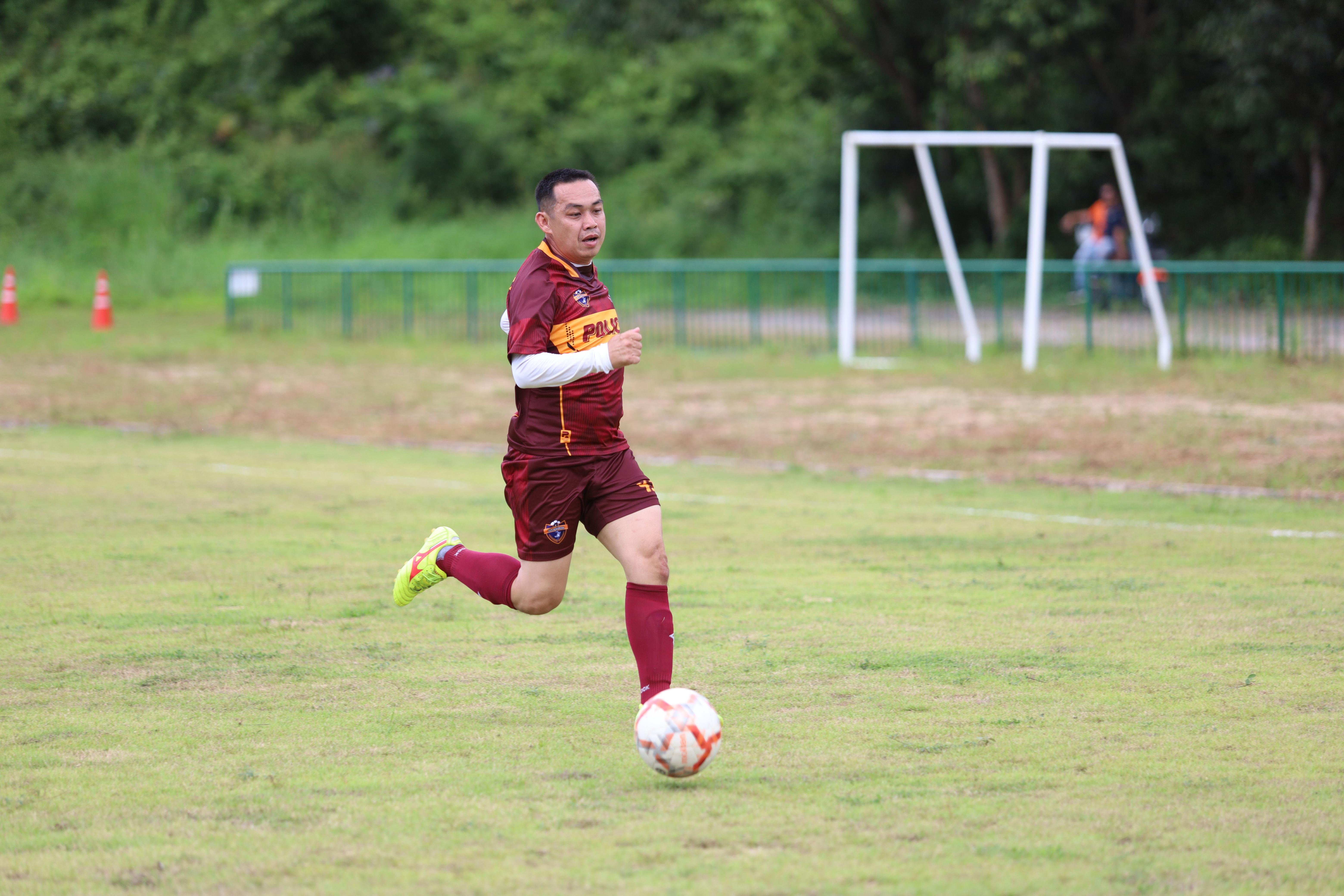 40. งาน25ปีkprums การแข่งขันฟุตบอล11คนหน่วยงานคู่ที่ 7  สถานีตำรวจภูธรแม่สอด 2:0 โรงพยาบาลแม่สอด