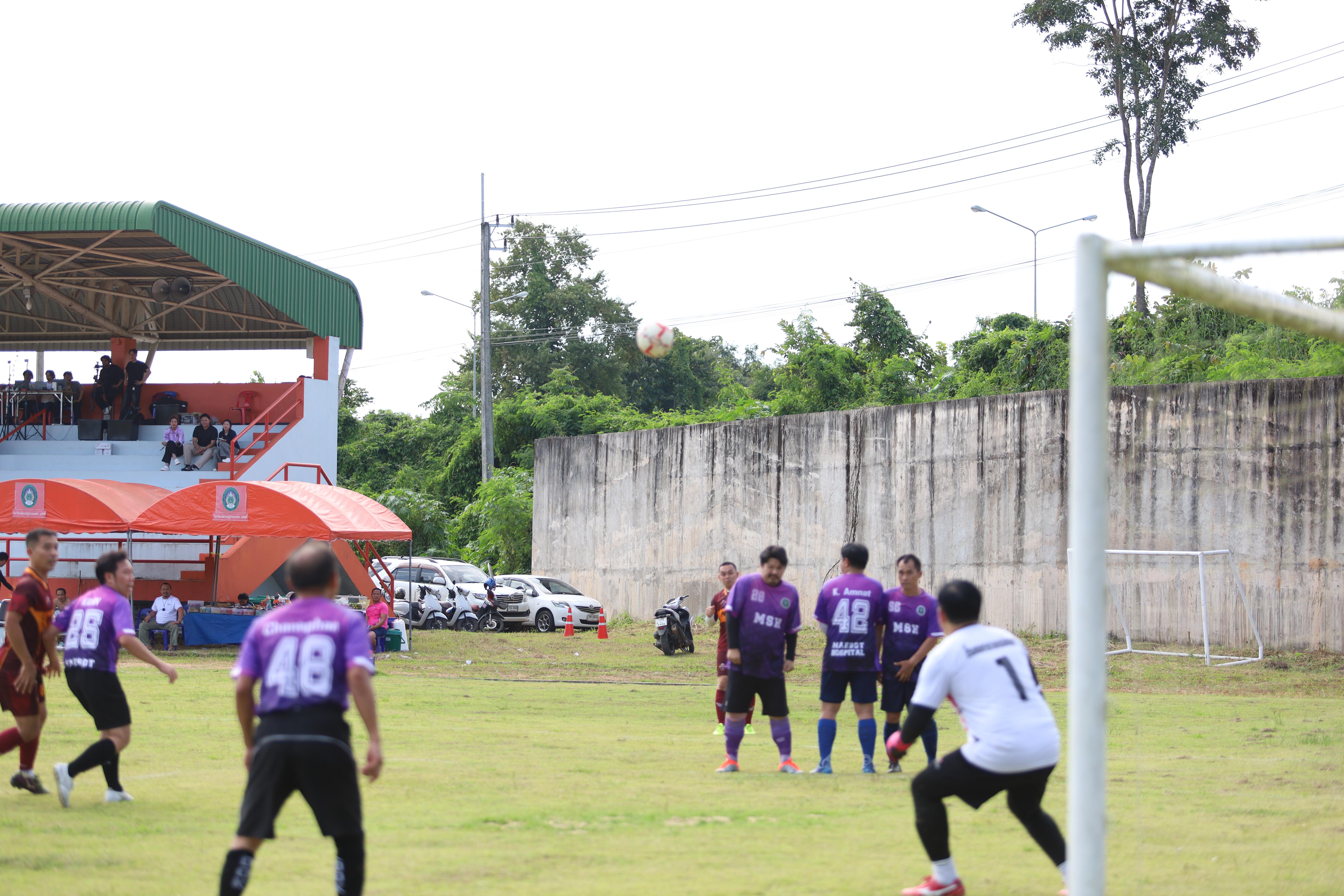 60. งาน25ปีkprums การแข่งขันฟุตบอล11คนหน่วยงานคู่ที่ 7  สถานีตำรวจภูธรแม่สอด 2:0 โรงพยาบาลแม่สอด