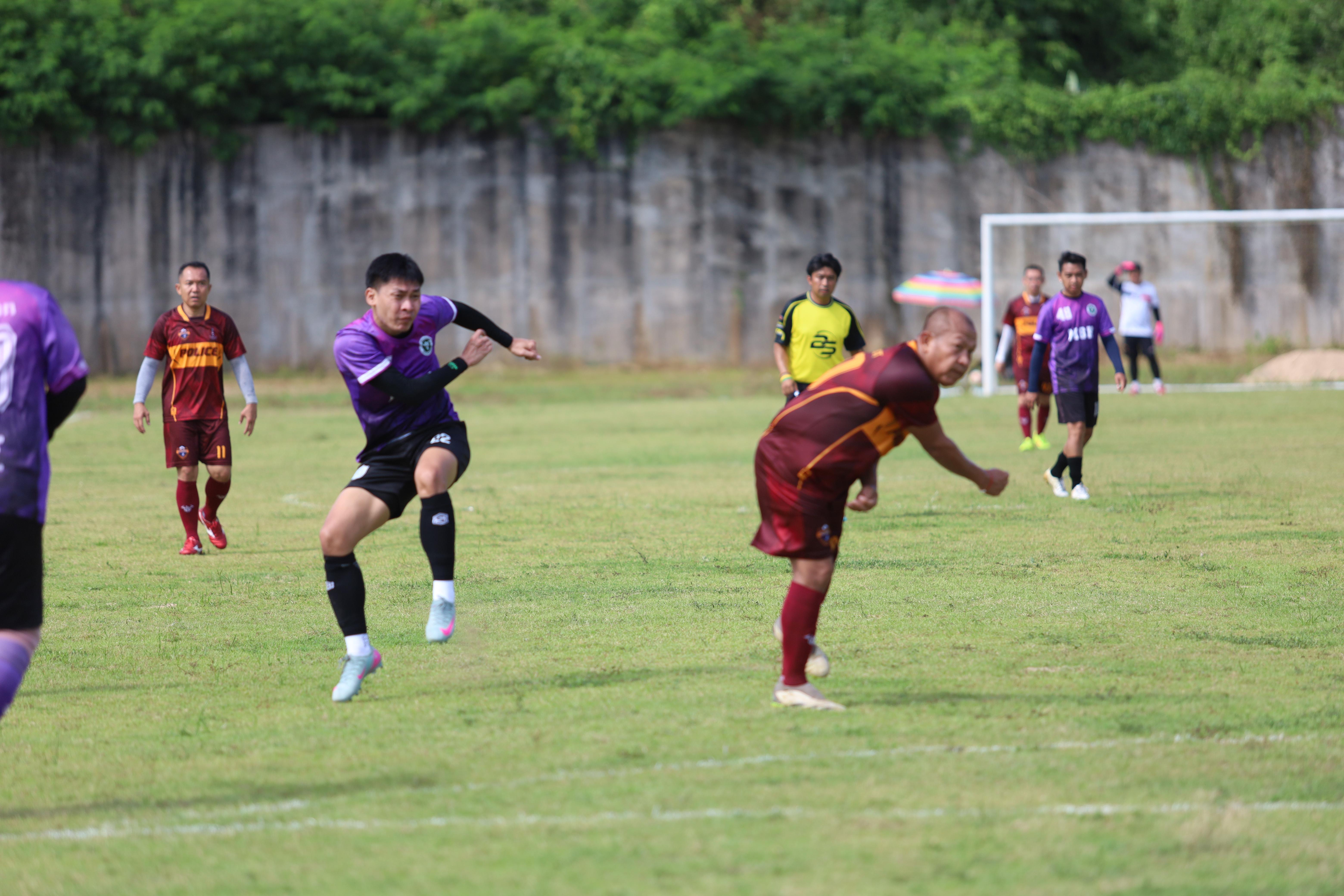 68. งาน25ปีkprums การแข่งขันฟุตบอล11คนหน่วยงานคู่ที่ 7  สถานีตำรวจภูธรแม่สอด 2:0 โรงพยาบาลแม่สอด
