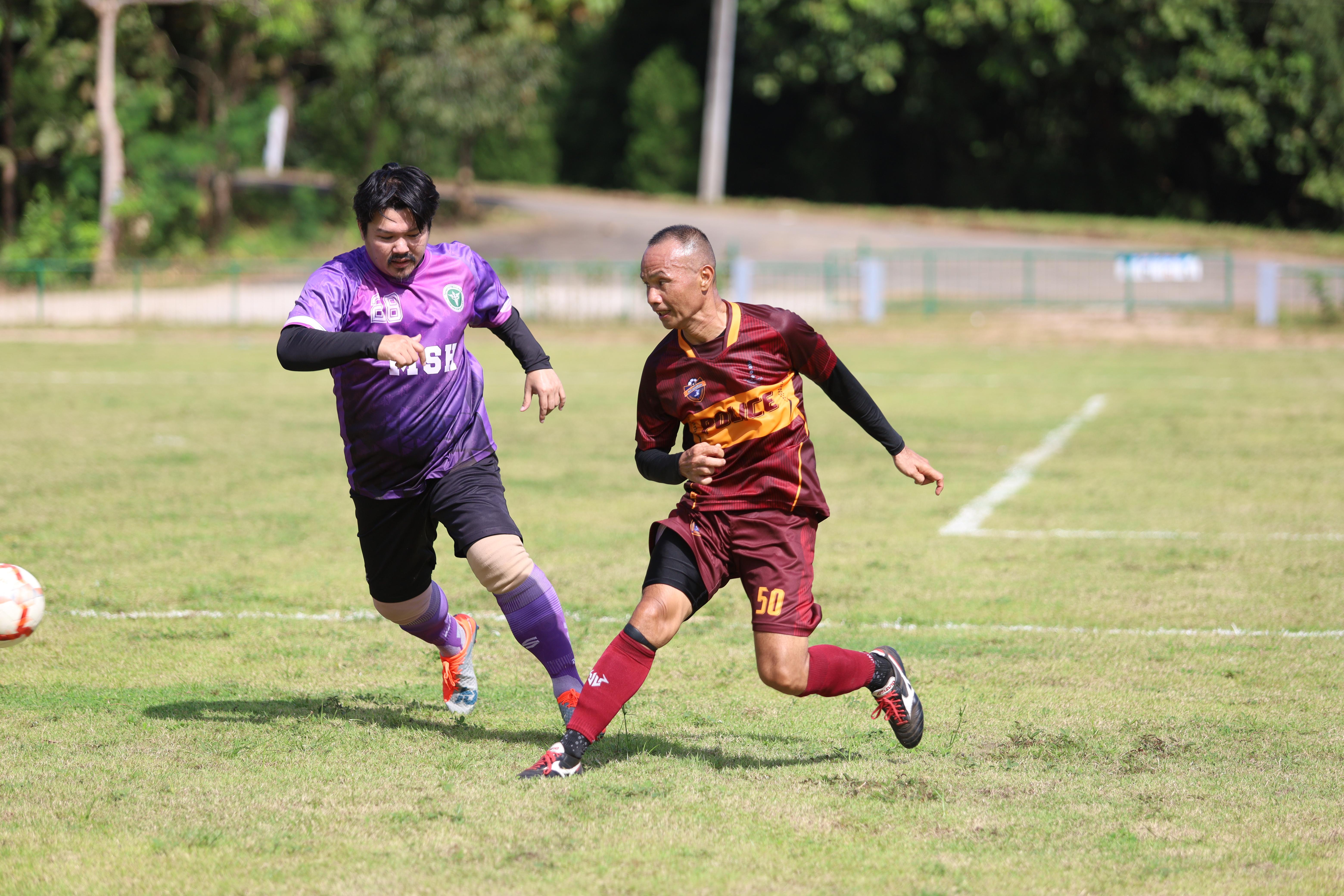 70. งาน25ปีkprums การแข่งขันฟุตบอล11คนหน่วยงานคู่ที่ 7  สถานีตำรวจภูธรแม่สอด 2:0 โรงพยาบาลแม่สอด