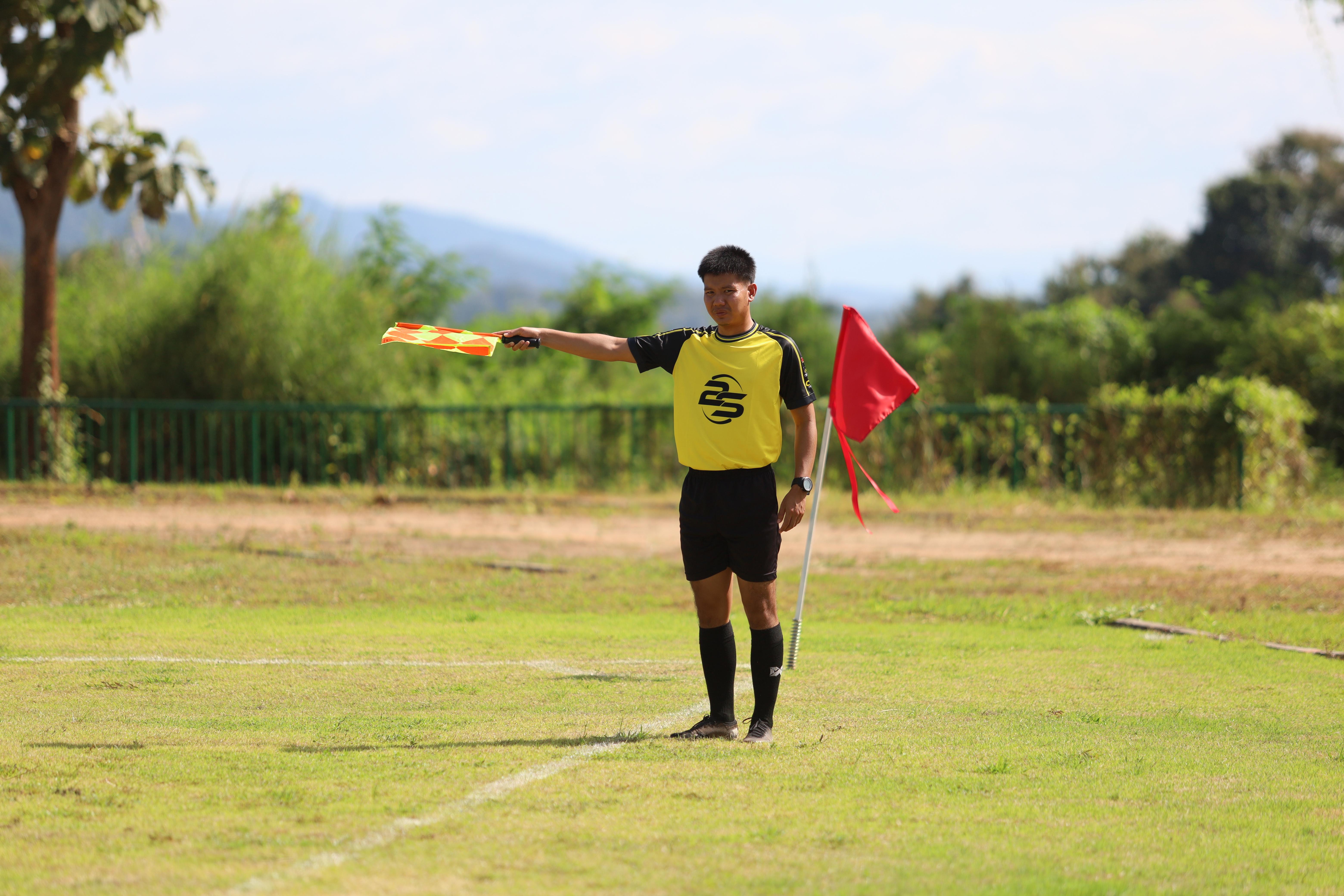 71. งาน25ปีkprums การแข่งขันฟุตบอล11คนหน่วยงานคู่ที่ 7  สถานีตำรวจภูธรแม่สอด 2:0 โรงพยาบาลแม่สอด