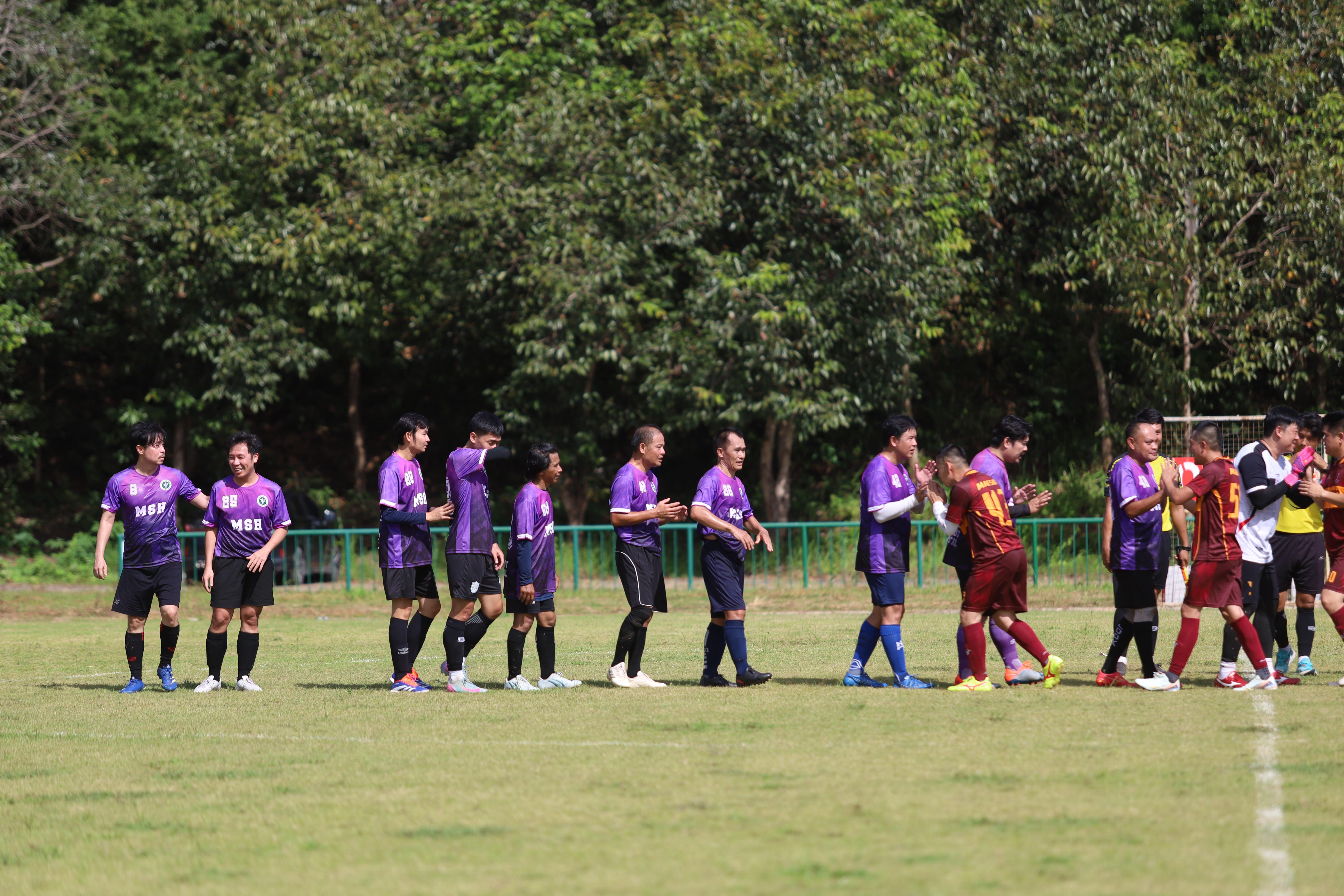 73. งาน25ปีkprums การแข่งขันฟุตบอล11คนหน่วยงานคู่ที่ 7  สถานีตำรวจภูธรแม่สอด 2:0 โรงพยาบาลแม่สอด