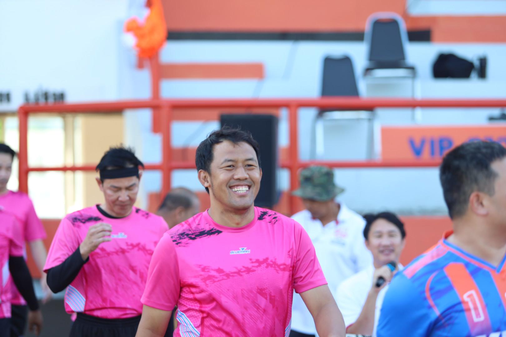 7. ฟุตบอล11คนหน่วยงาน25ปีkprums แขวงทางหลวงตากที่2 แม่สอด 6 : 2 ยุติธรรมแม่สอด + ม.ราชภัฏกำแพงเพชรแม่สอด