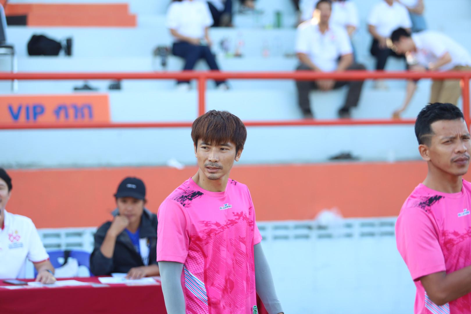 13. ฟุตบอล11คนหน่วยงาน25ปีkprums แขวงทางหลวงตากที่2 แม่สอด 6 : 2 ยุติธรรมแม่สอด + ม.ราชภัฏกำแพงเพชรแม่สอด