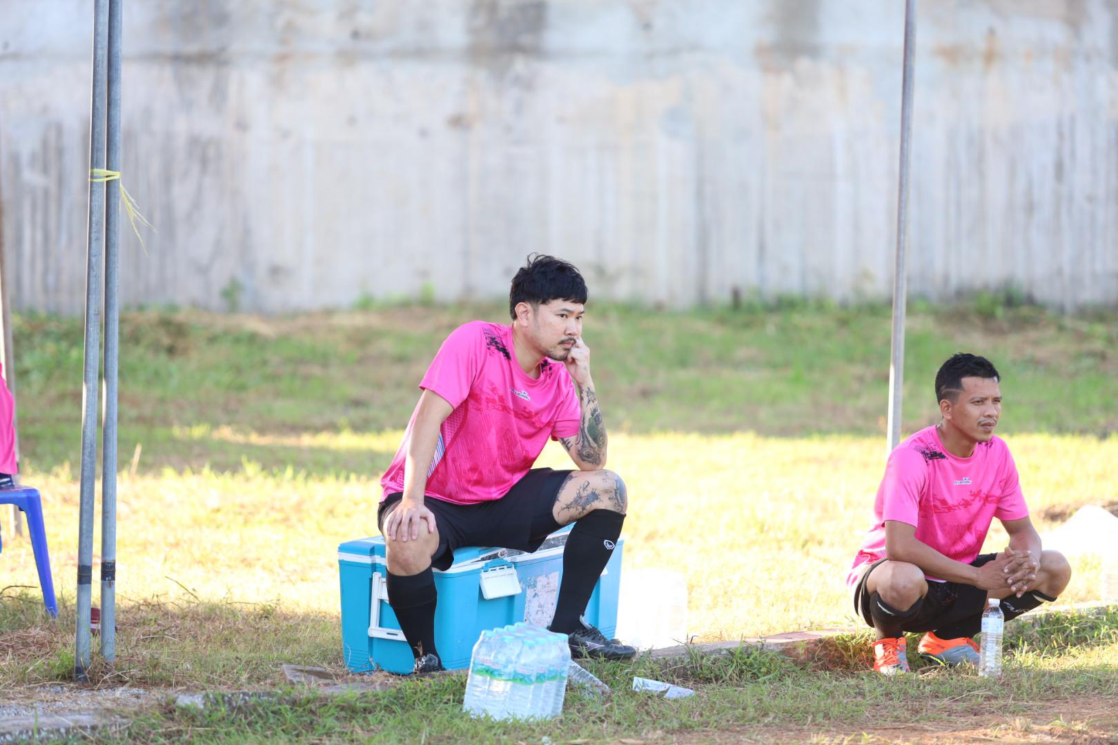 23. ฟุตบอล11คนหน่วยงาน25ปีkprums แขวงทางหลวงตากที่2 แม่สอด 6 : 2 ยุติธรรมแม่สอด + ม.ราชภัฏกำแพงเพชรแม่สอด