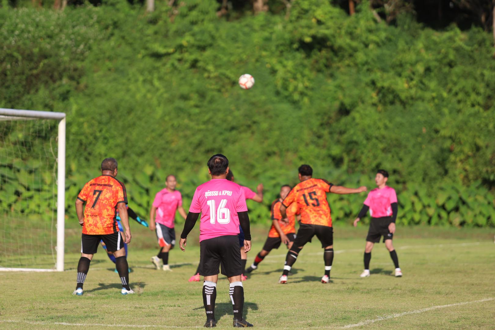 25. ฟุตบอล11คนหน่วยงาน25ปีkprums แขวงทางหลวงตากที่2 แม่สอด 6 : 2 ยุติธรรมแม่สอด + ม.ราชภัฏกำแพงเพชรแม่สอด