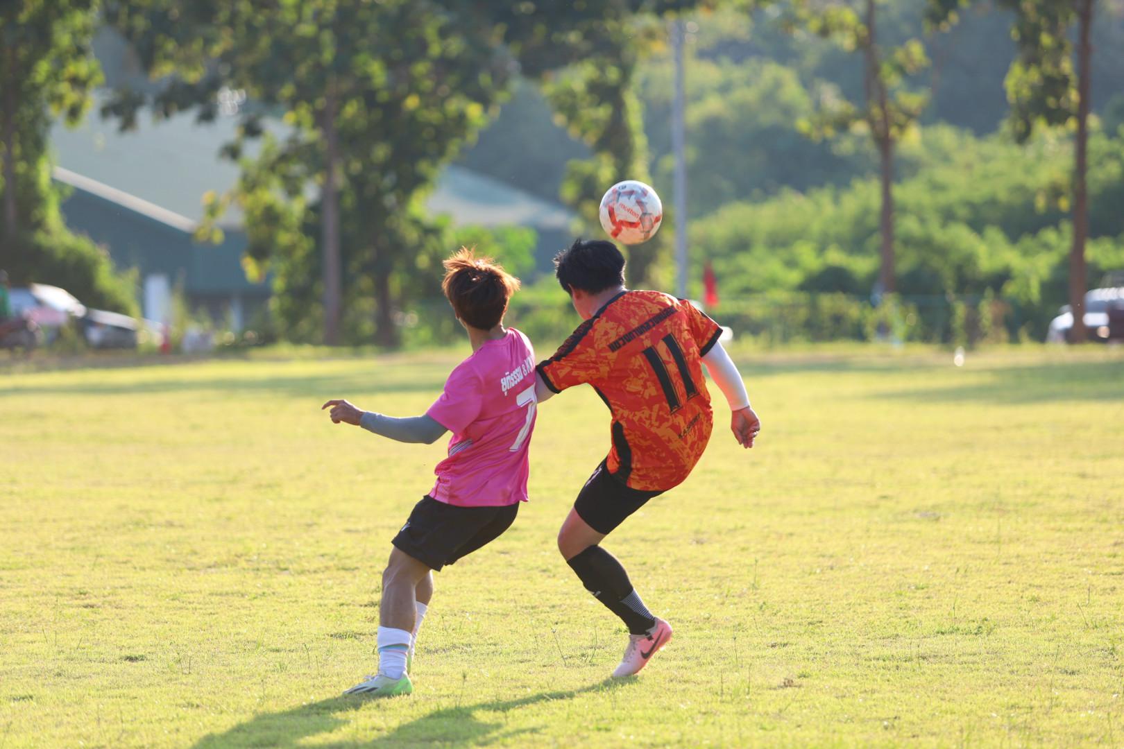 34. ฟุตบอล11คนหน่วยงาน25ปีkprums แขวงทางหลวงตากที่2 แม่สอด 6 : 2 ยุติธรรมแม่สอด + ม.ราชภัฏกำแพงเพชรแม่สอด