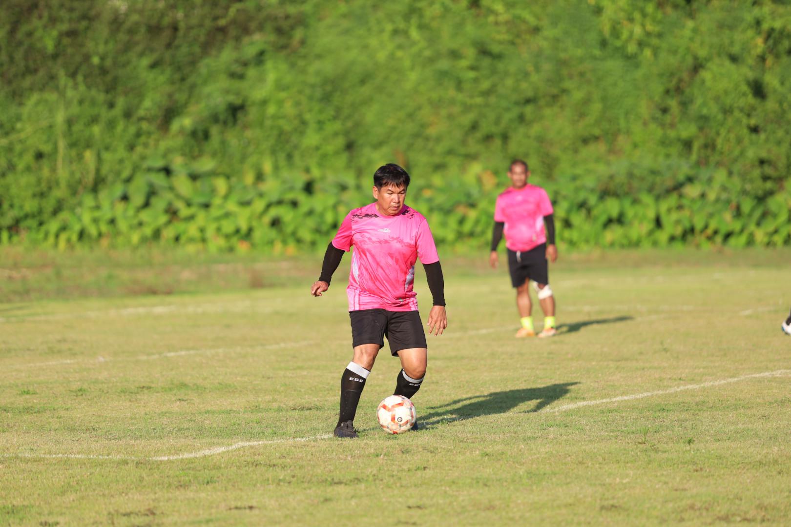 39. ฟุตบอล11คนหน่วยงาน25ปีkprums แขวงทางหลวงตากที่2 แม่สอด 6 : 2 ยุติธรรมแม่สอด + ม.ราชภัฏกำแพงเพชรแม่สอด