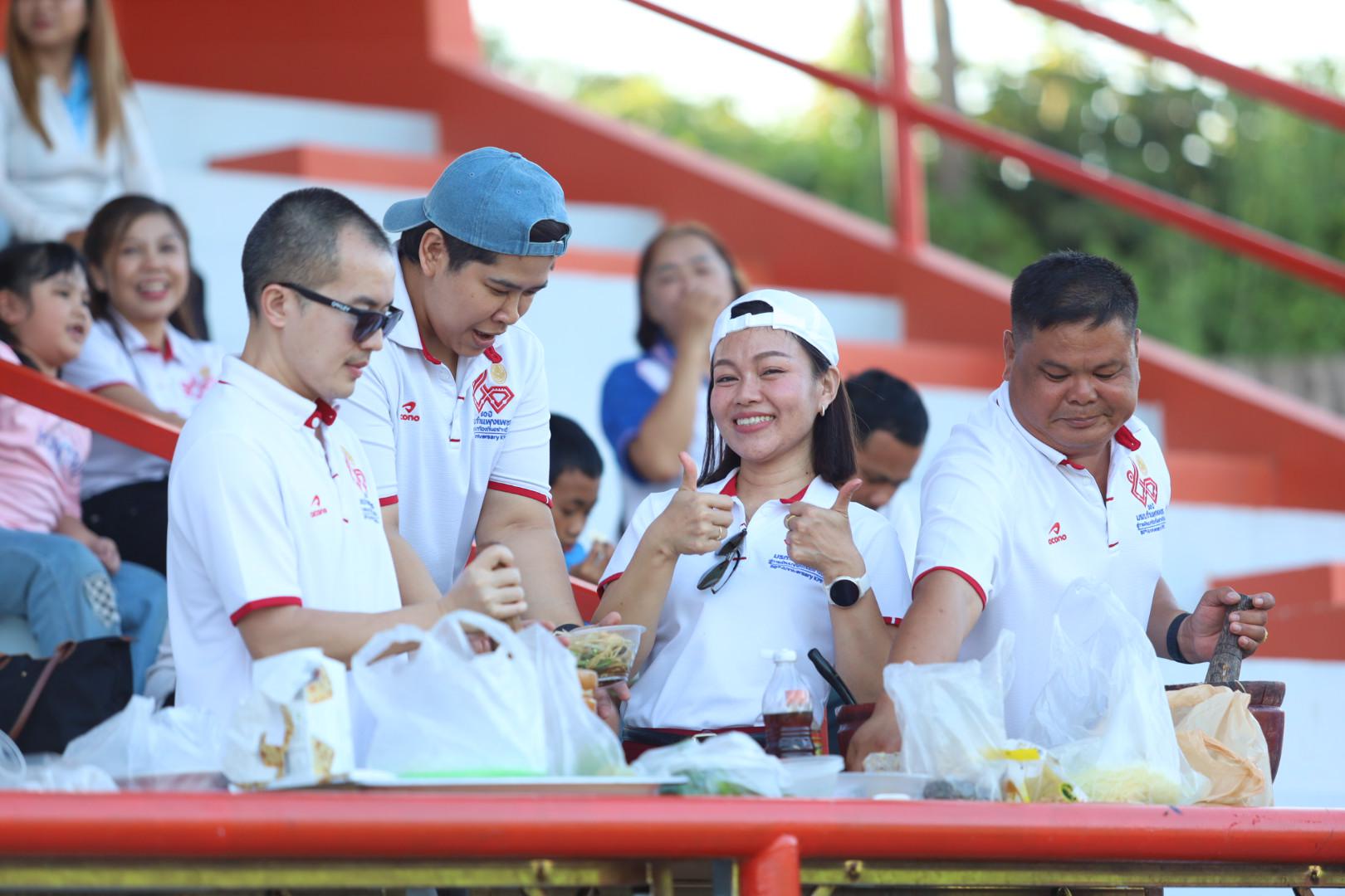 50. ฟุตบอล11คนหน่วยงาน25ปีkprums แขวงทางหลวงตากที่2 แม่สอด 6 : 2 ยุติธรรมแม่สอด + ม.ราชภัฏกำแพงเพชรแม่สอด