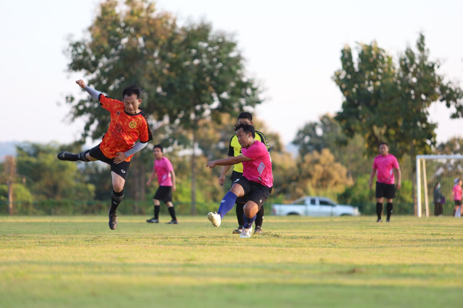 60. ฟุตบอล11คนหน่วยงาน25ปีkprums แขวงทางหลวงตากที่2 แม่สอด 6 : 2 ยุติธรรมแม่สอด + ม.ราชภัฏกำแพงเพชรแม่สอด