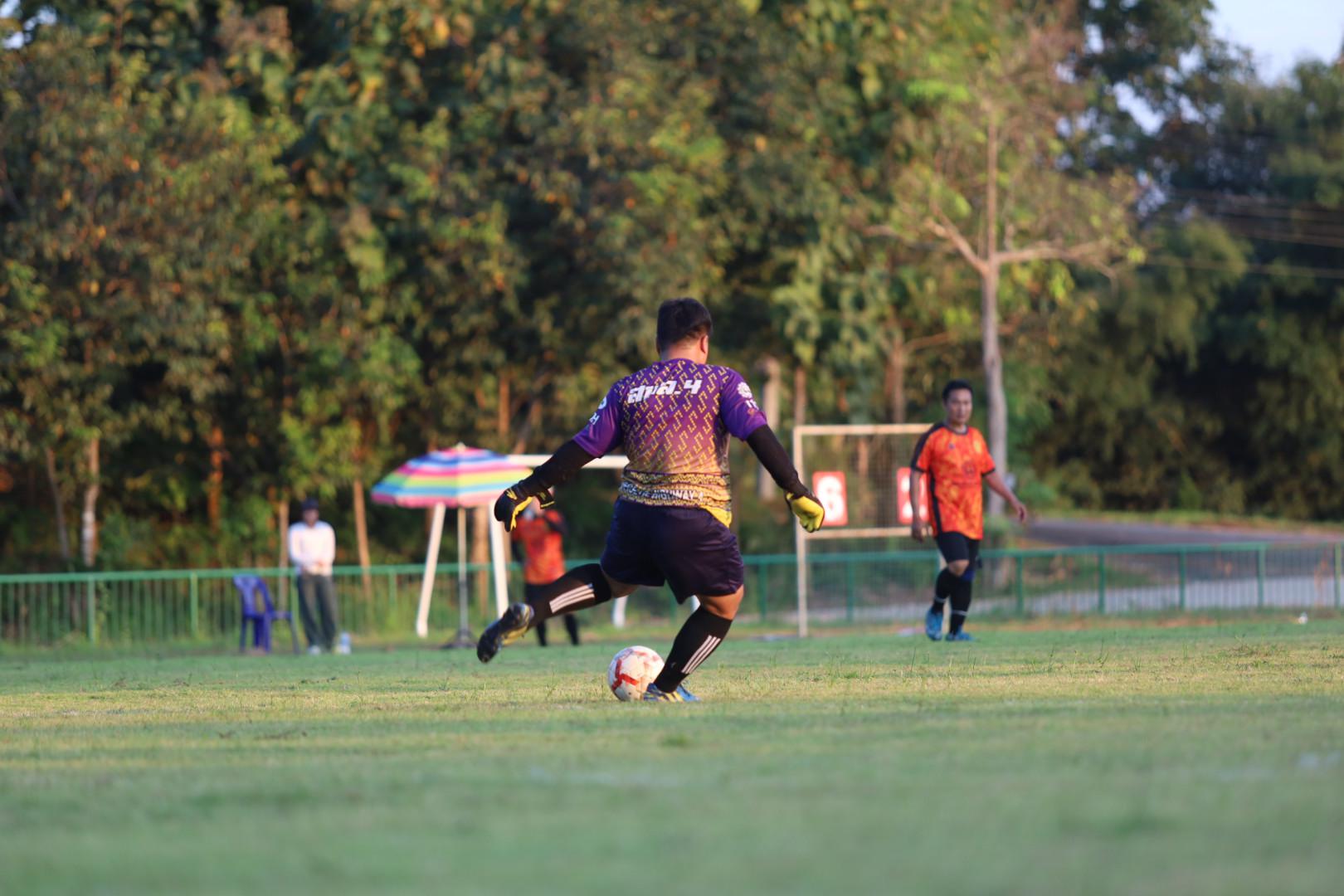 63. ฟุตบอล11คนหน่วยงาน25ปีkprums แขวงทางหลวงตากที่2 แม่สอด 6 : 2 ยุติธรรมแม่สอด + ม.ราชภัฏกำแพงเพชรแม่สอด