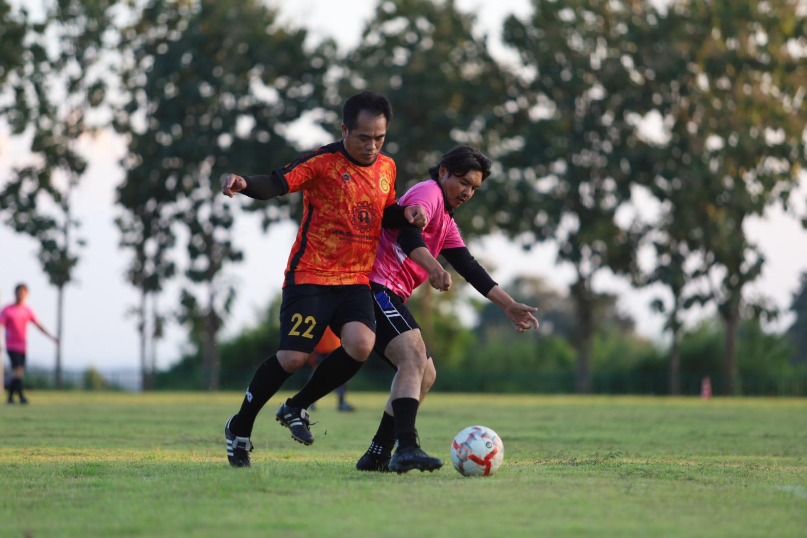 64. ฟุตบอล11คนหน่วยงาน25ปีkprums แขวงทางหลวงตากที่2 แม่สอด 6 : 2 ยุติธรรมแม่สอด + ม.ราชภัฏกำแพงเพชรแม่สอด