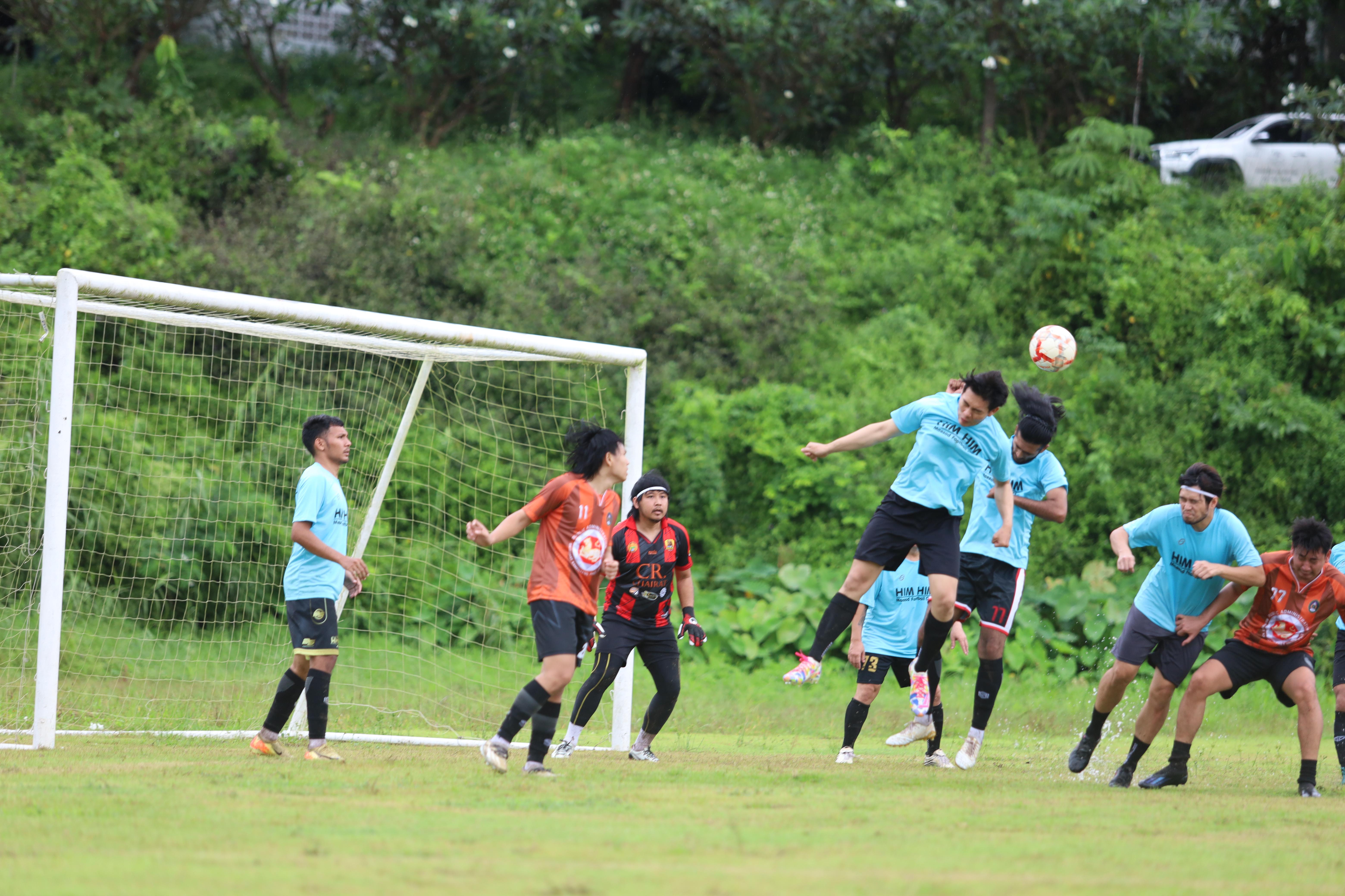 135. การแข่งขันกีฬาฟุตบอลสานสัมพันธ์ศิษย์เก่า