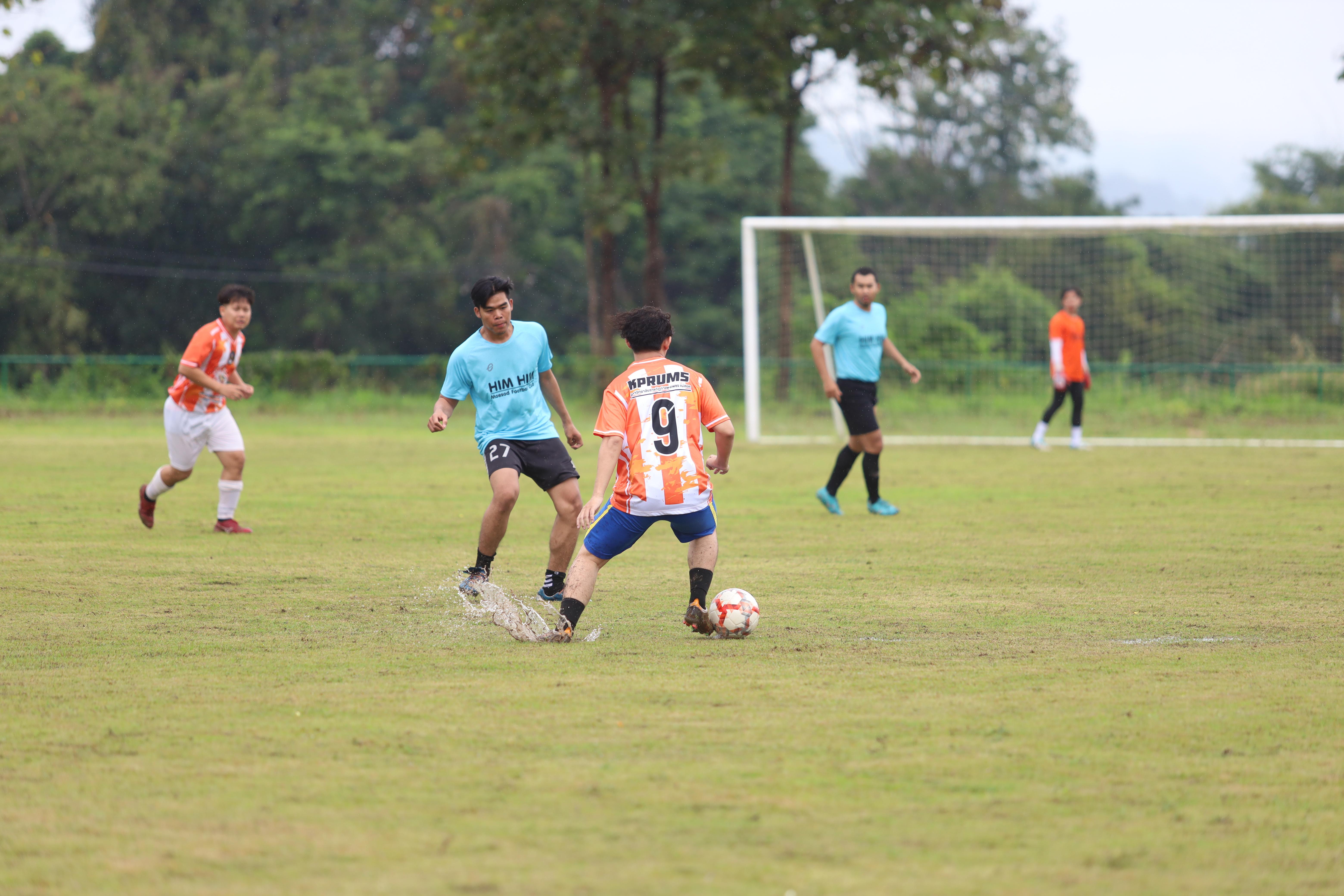 194. การแข่งขันกีฬาฟุตบอลสานสัมพันธ์ศิษย์เก่า