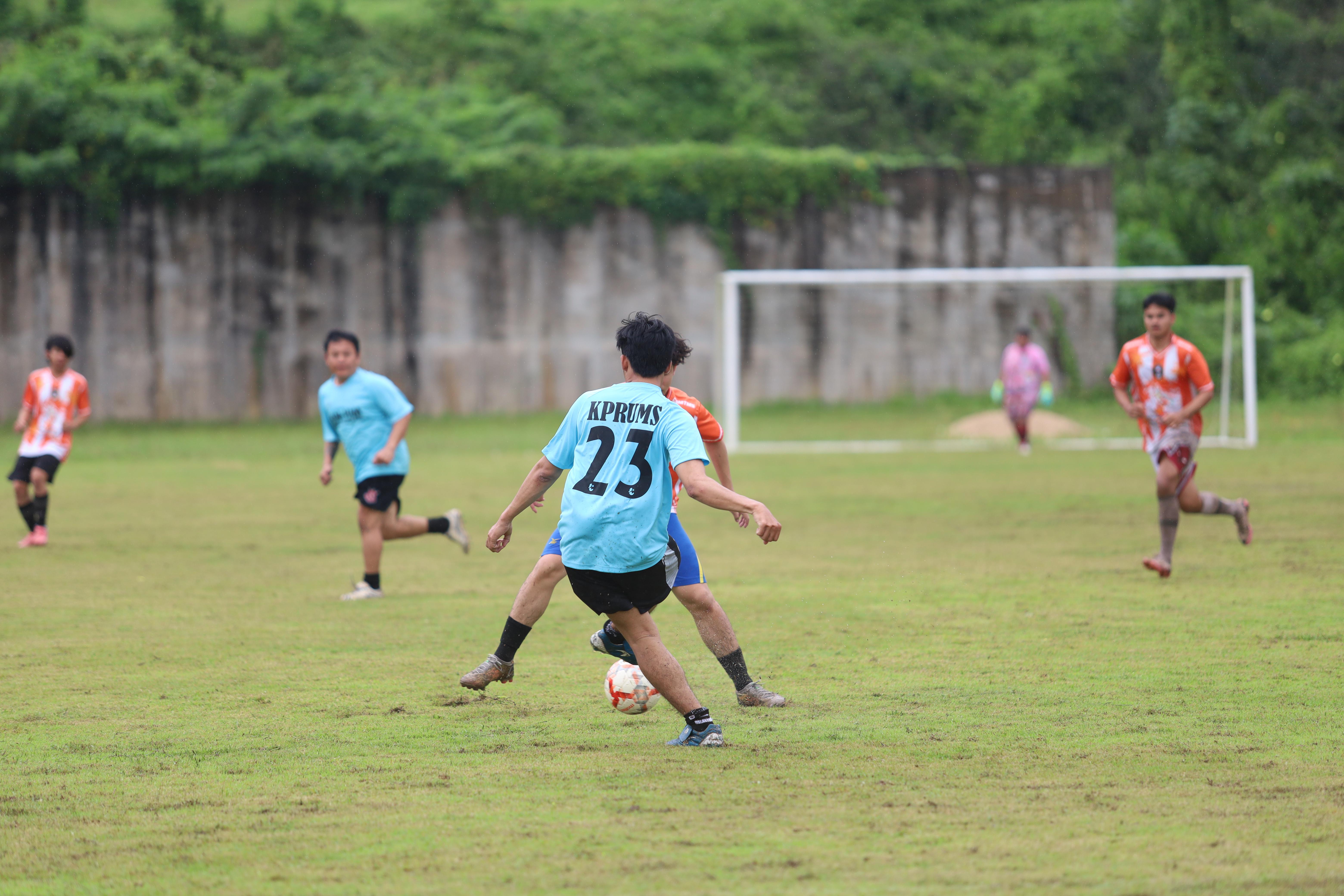200. การแข่งขันกีฬาฟุตบอลสานสัมพันธ์ศิษย์เก่า