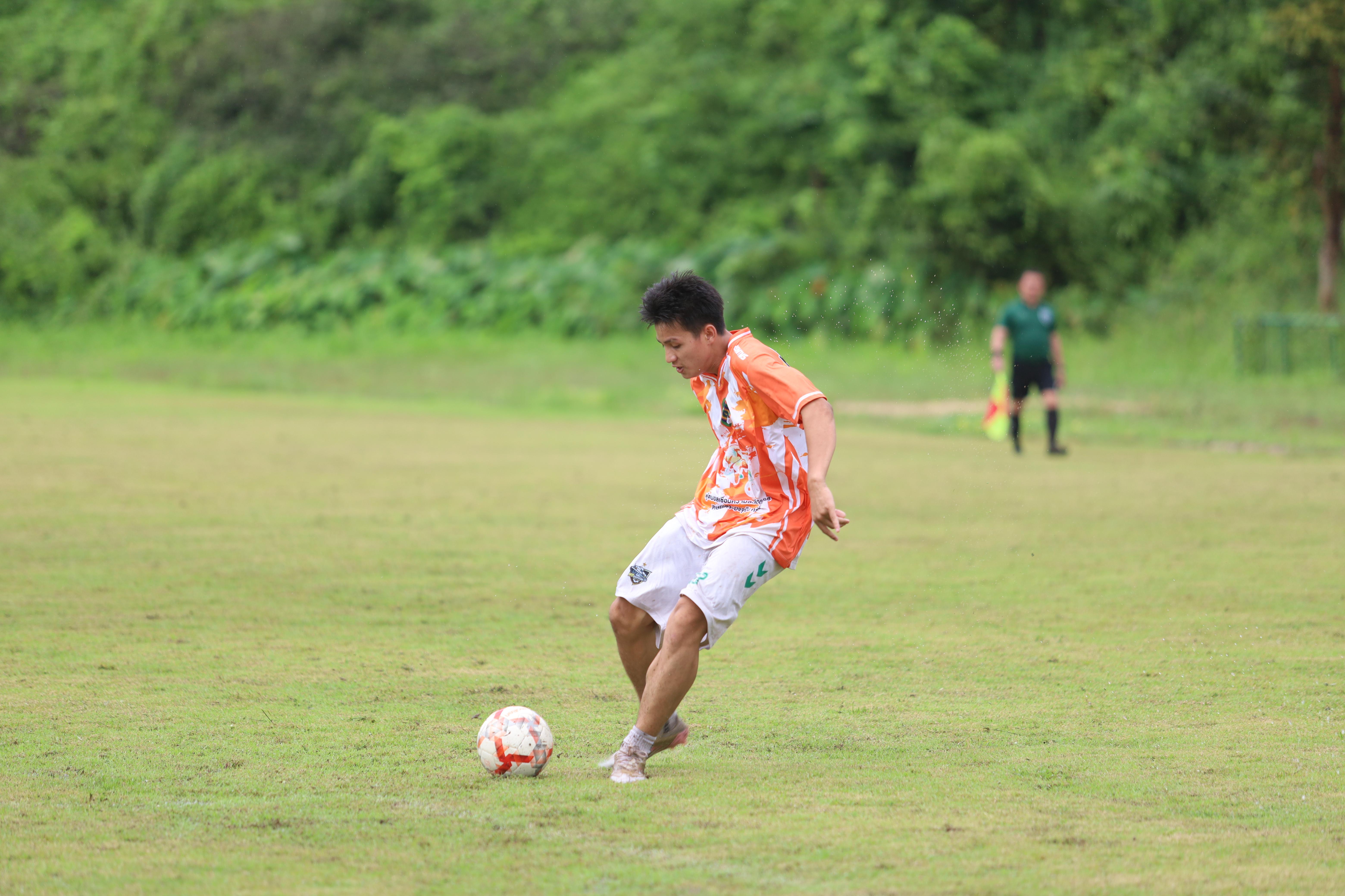 206. การแข่งขันกีฬาฟุตบอลสานสัมพันธ์ศิษย์เก่า
