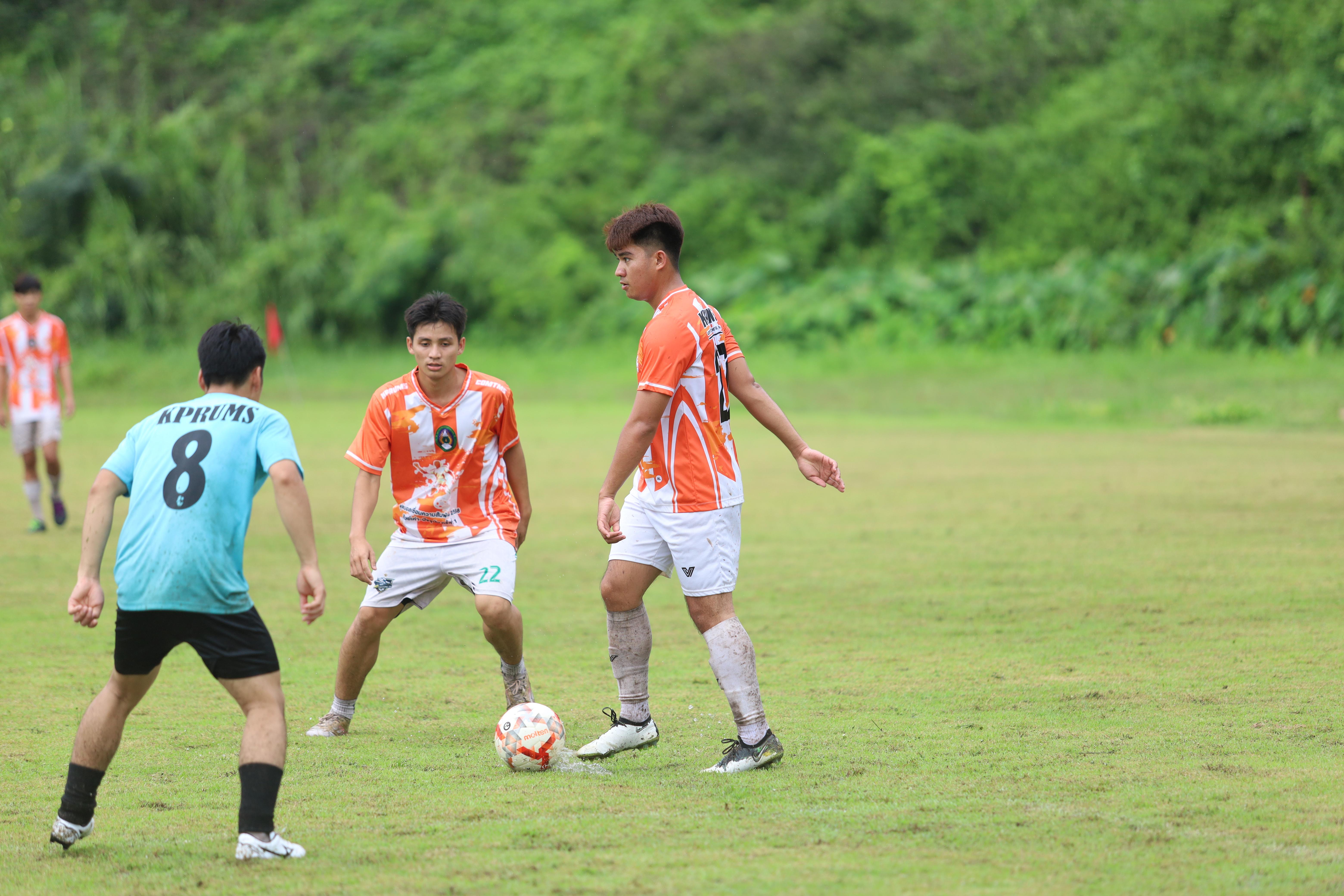 212. การแข่งขันกีฬาฟุตบอลสานสัมพันธ์ศิษย์เก่า