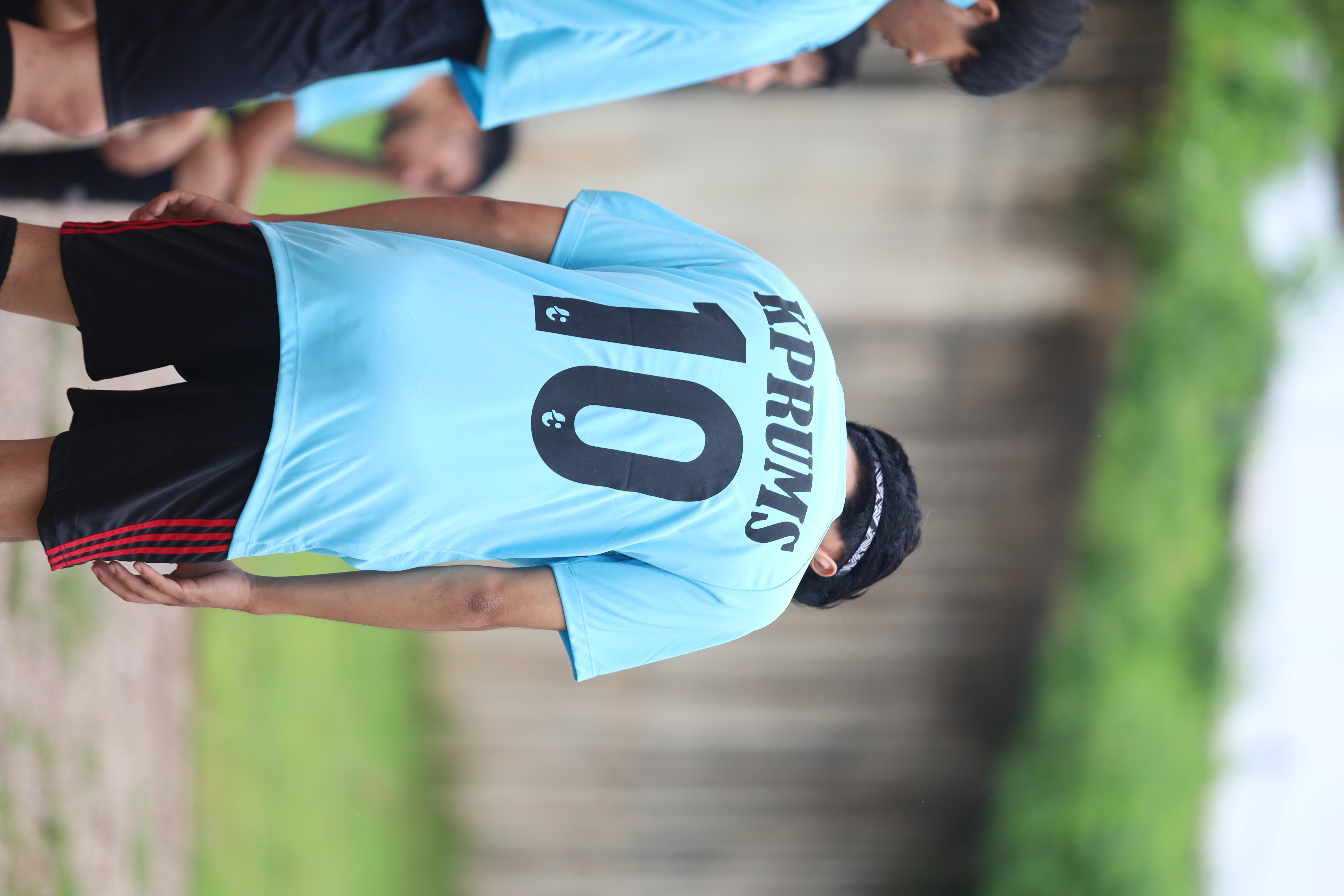 215. การแข่งขันกีฬาฟุตบอลสานสัมพันธ์ศิษย์เก่า