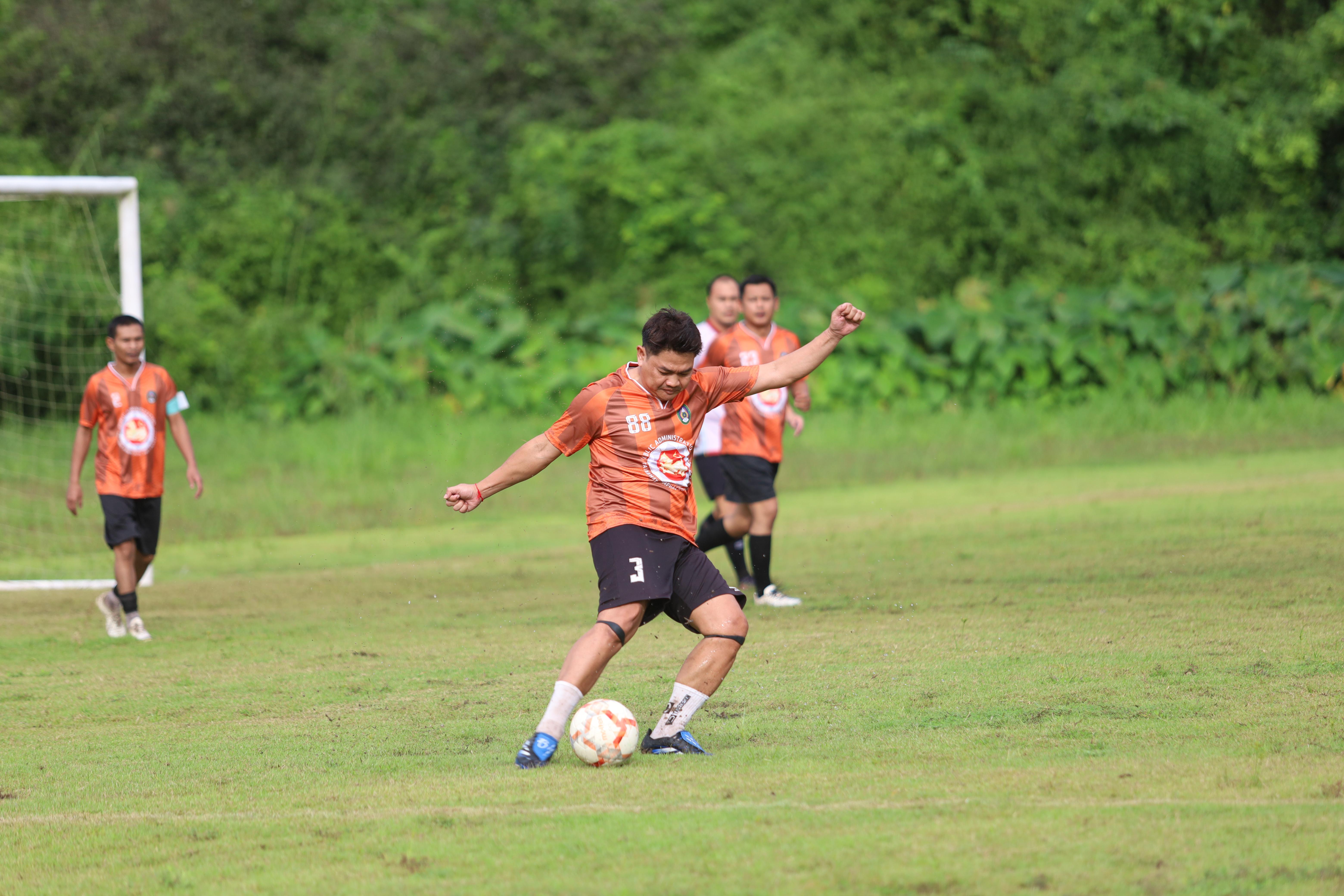 276. การแข่งขันกีฬาฟุตบอลสานสัมพันธ์ศิษย์เก่า