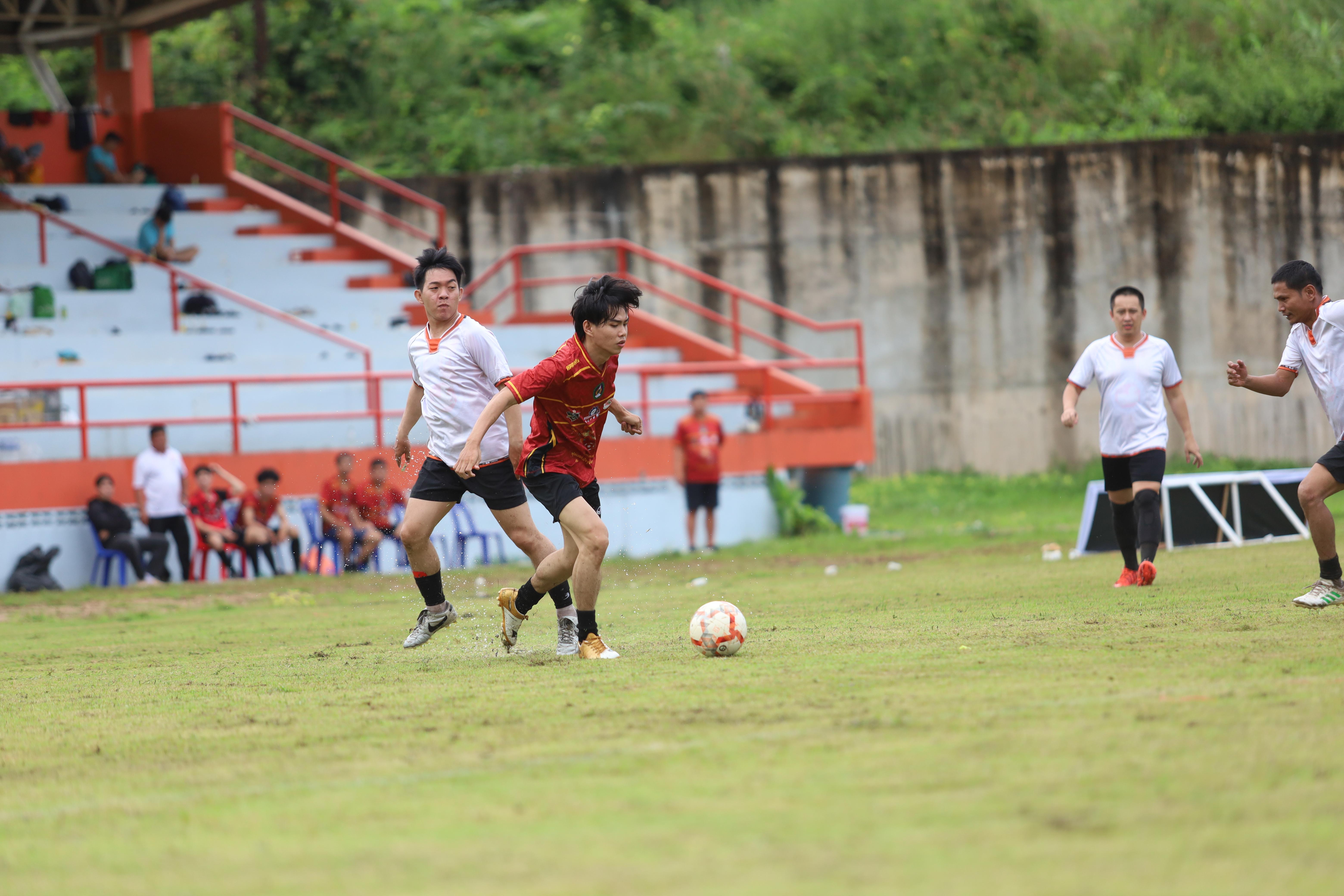 293. การแข่งขันกีฬาฟุตบอลสานสัมพันธ์ศิษย์เก่า