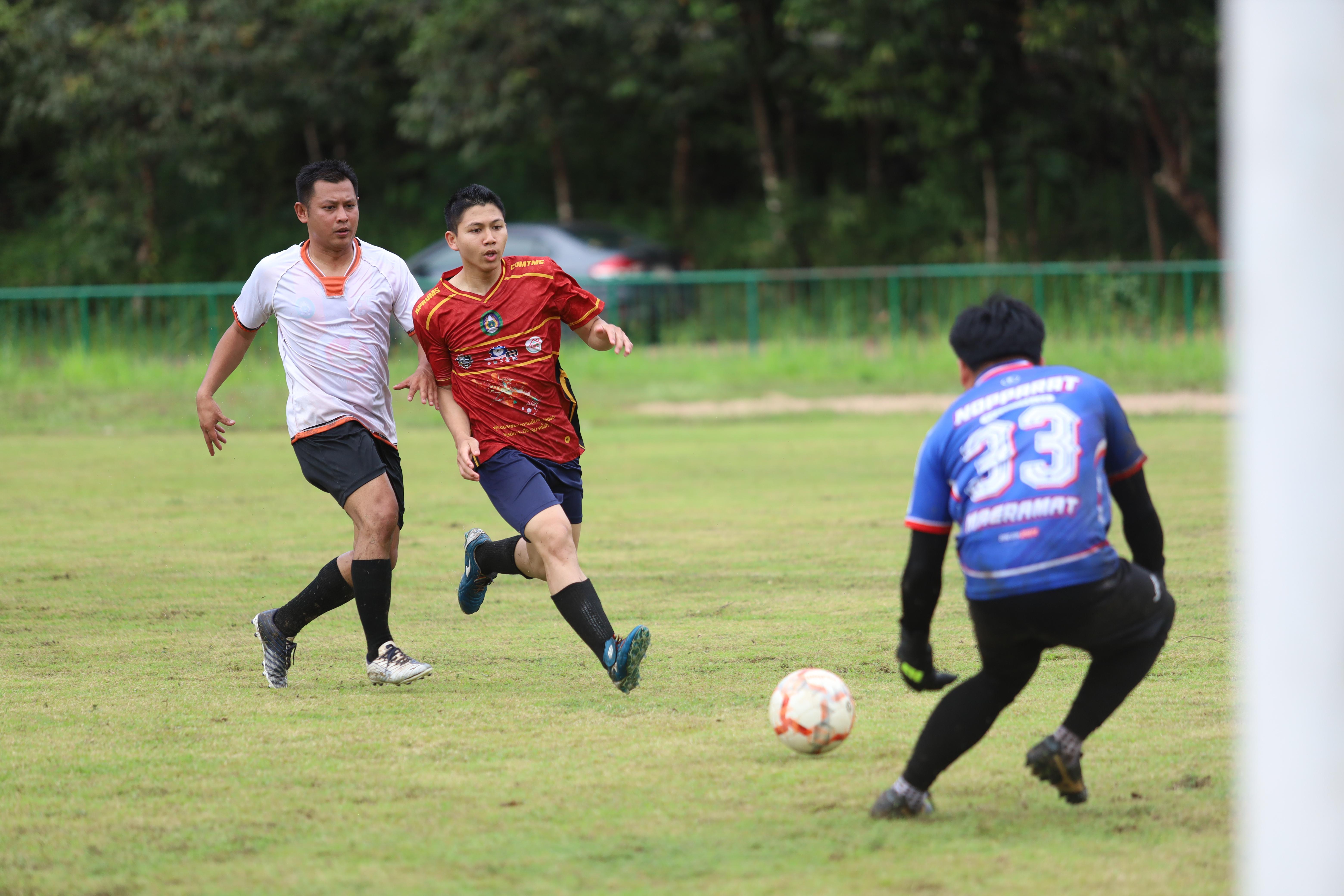 296. การแข่งขันกีฬาฟุตบอลสานสัมพันธ์ศิษย์เก่า