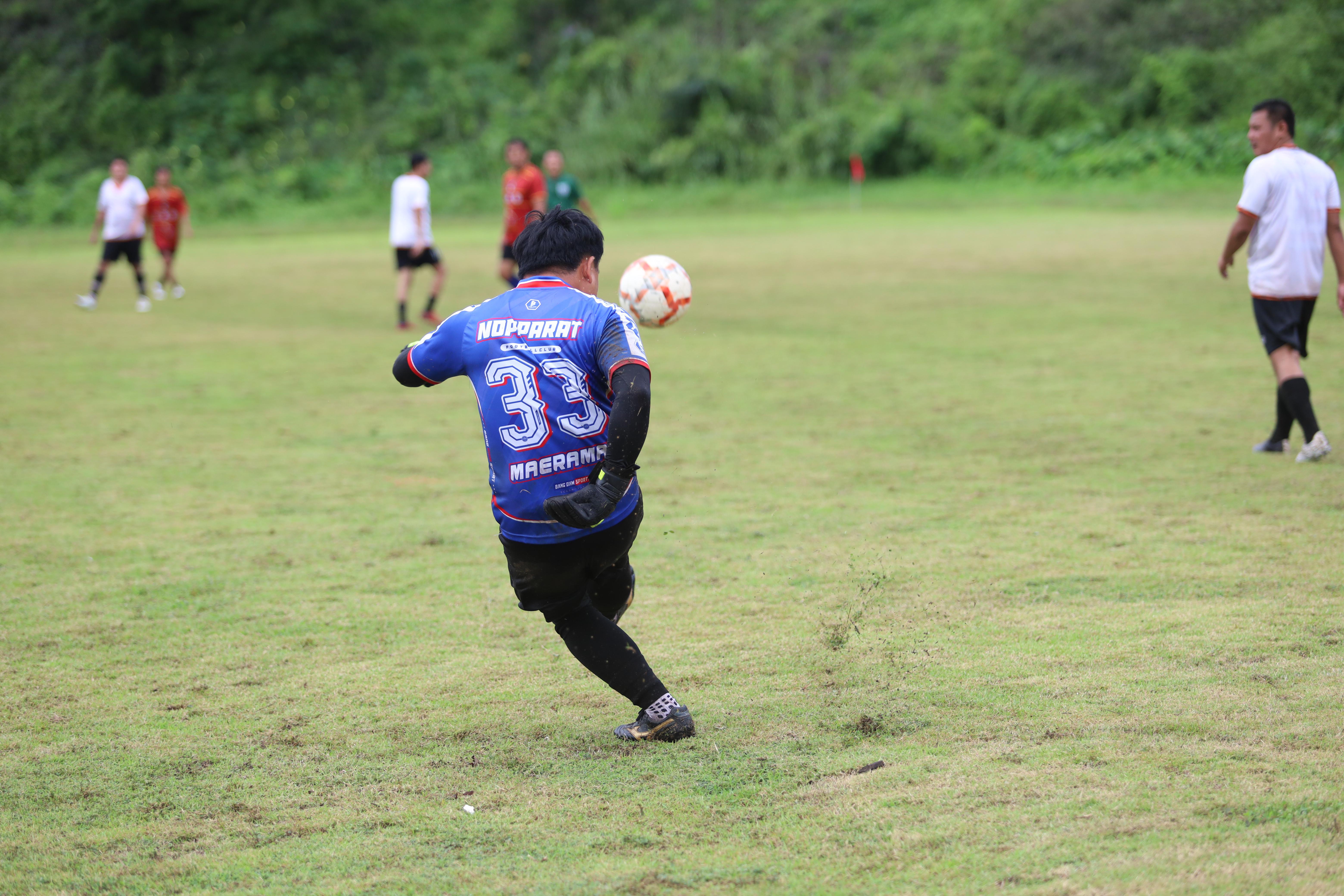 297. การแข่งขันกีฬาฟุตบอลสานสัมพันธ์ศิษย์เก่า