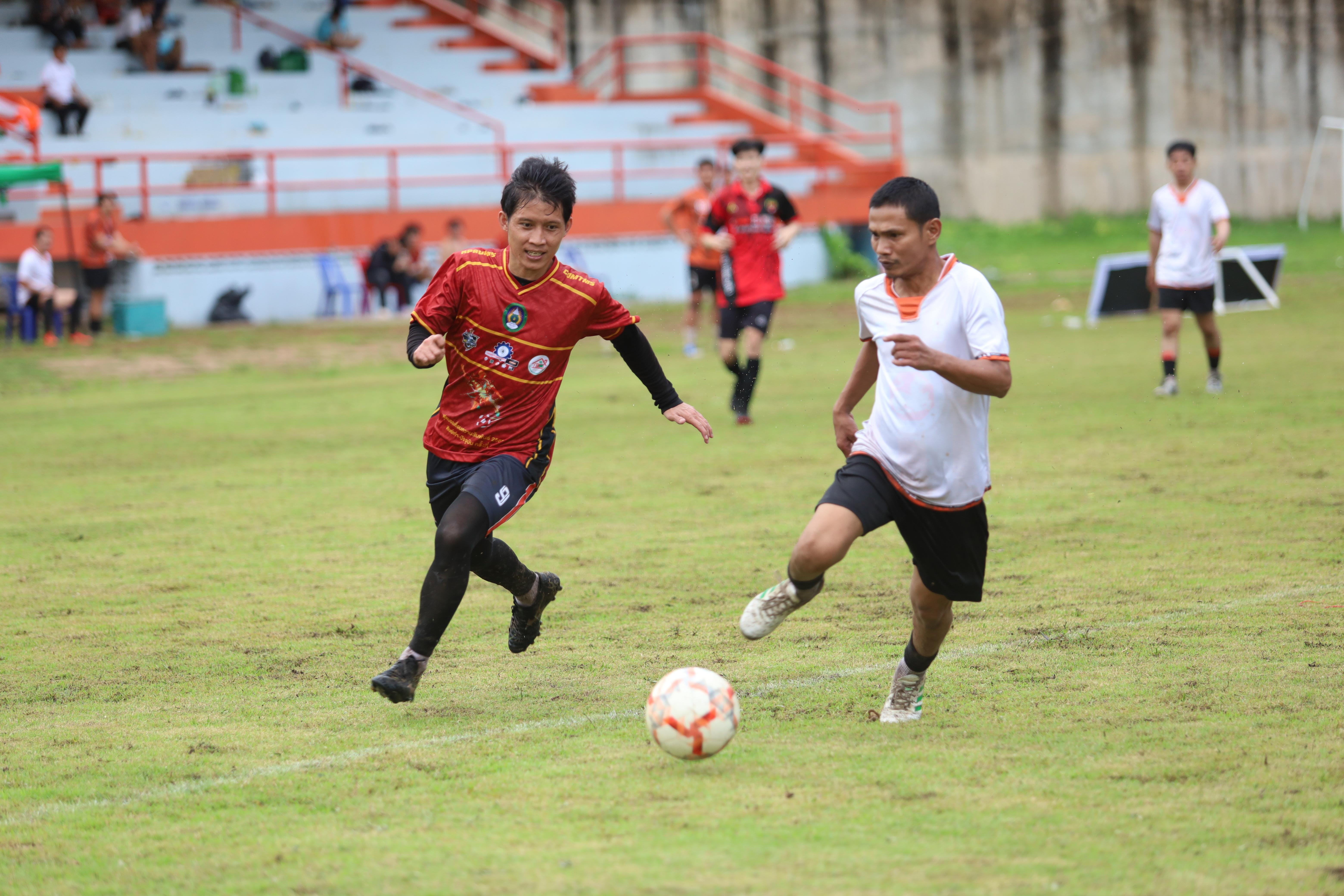 298. การแข่งขันกีฬาฟุตบอลสานสัมพันธ์ศิษย์เก่า