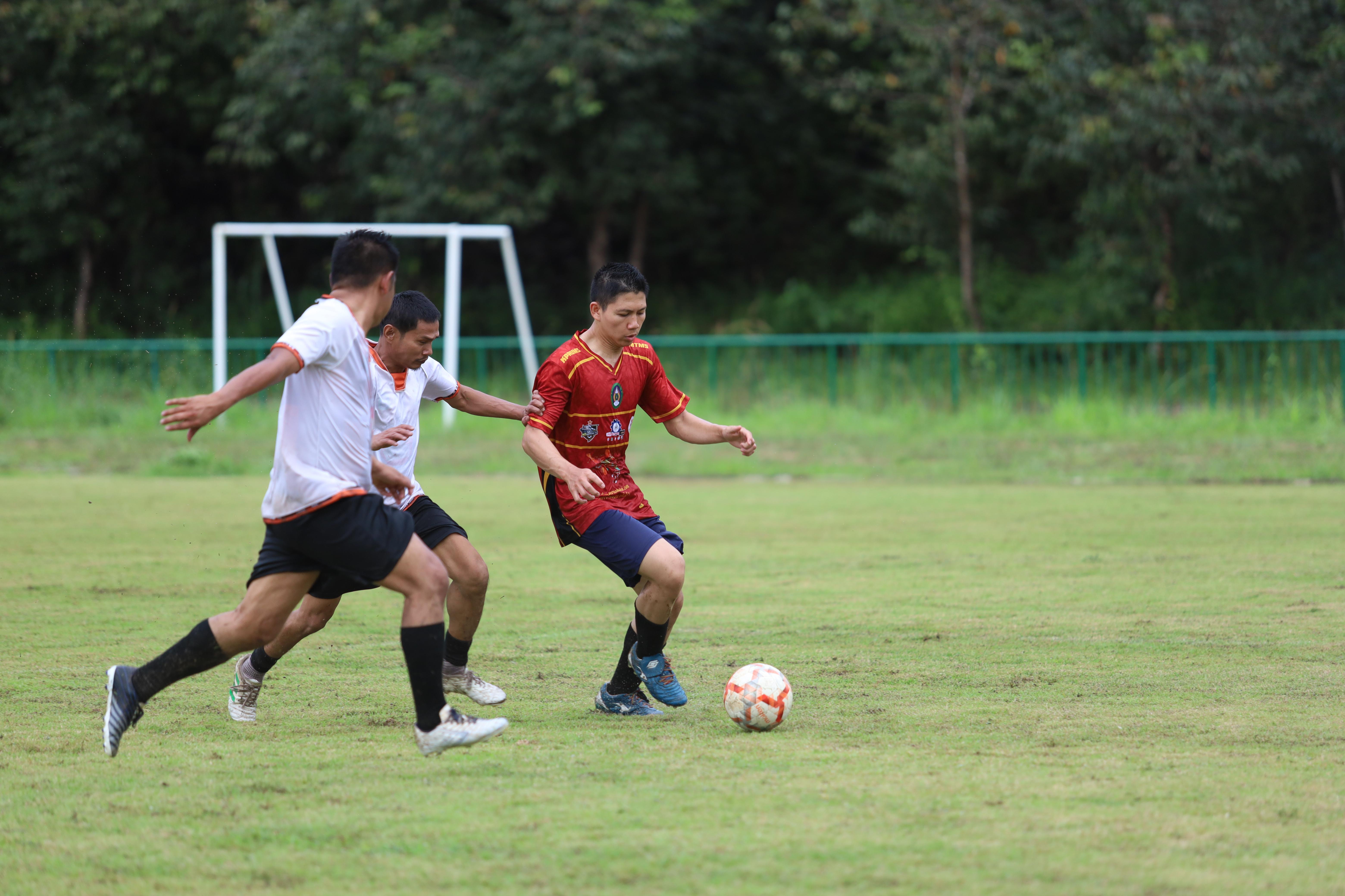 299. การแข่งขันกีฬาฟุตบอลสานสัมพันธ์ศิษย์เก่า