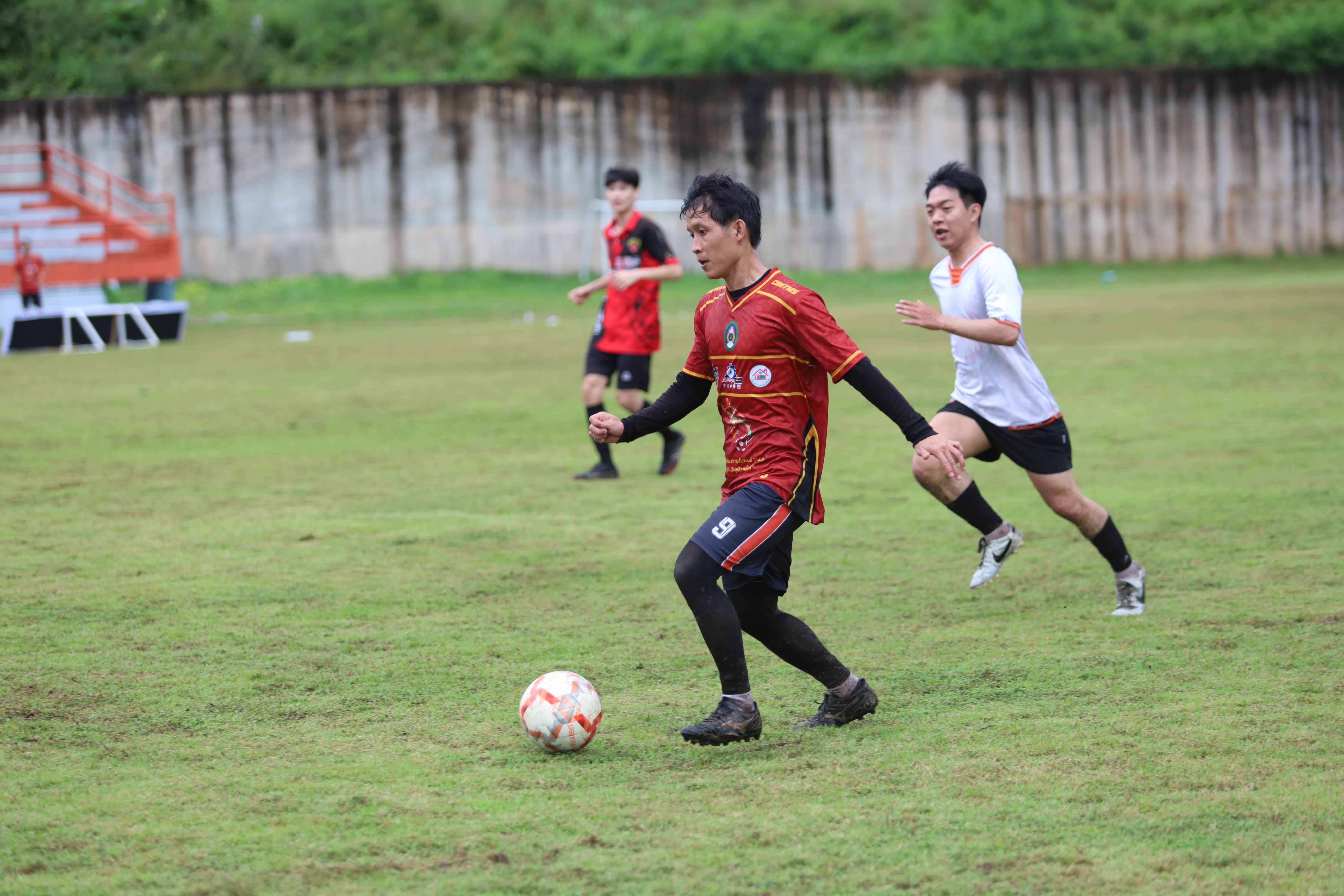 303. การแข่งขันกีฬาฟุตบอลสานสัมพันธ์ศิษย์เก่า