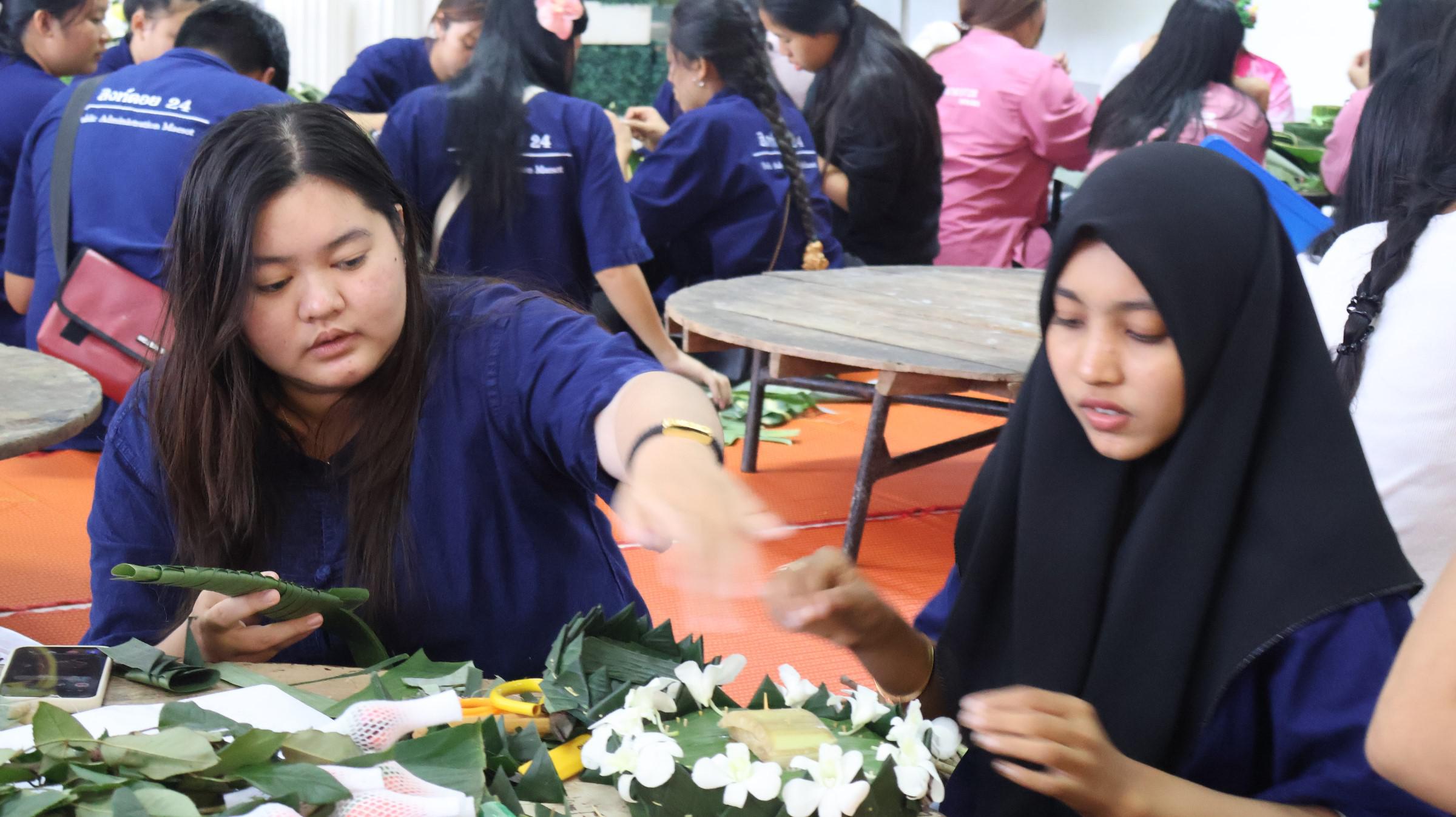 121. กิจกรรมวันลอยกระทง