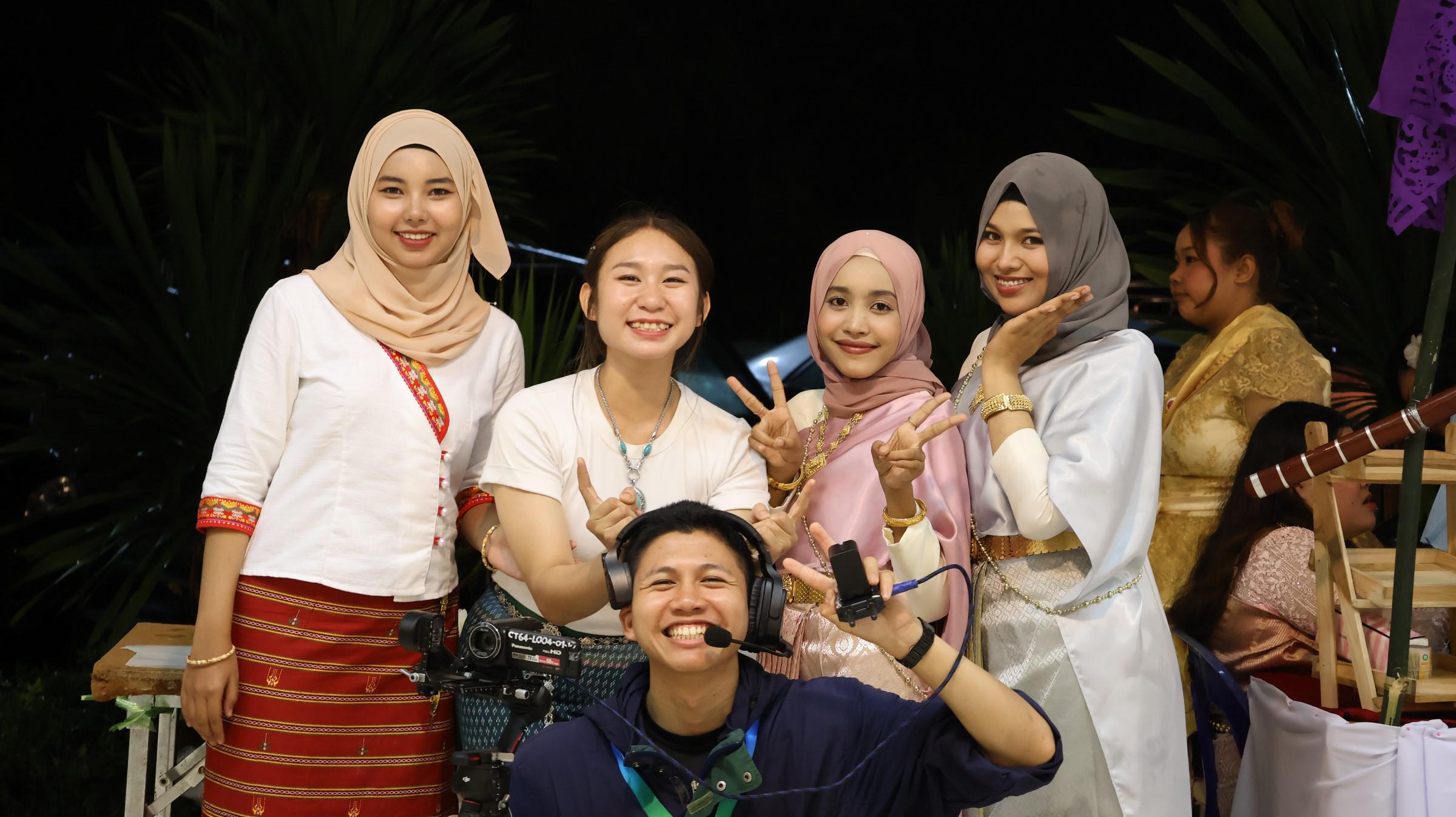 203. กิจกรรมวันลอยกระทง