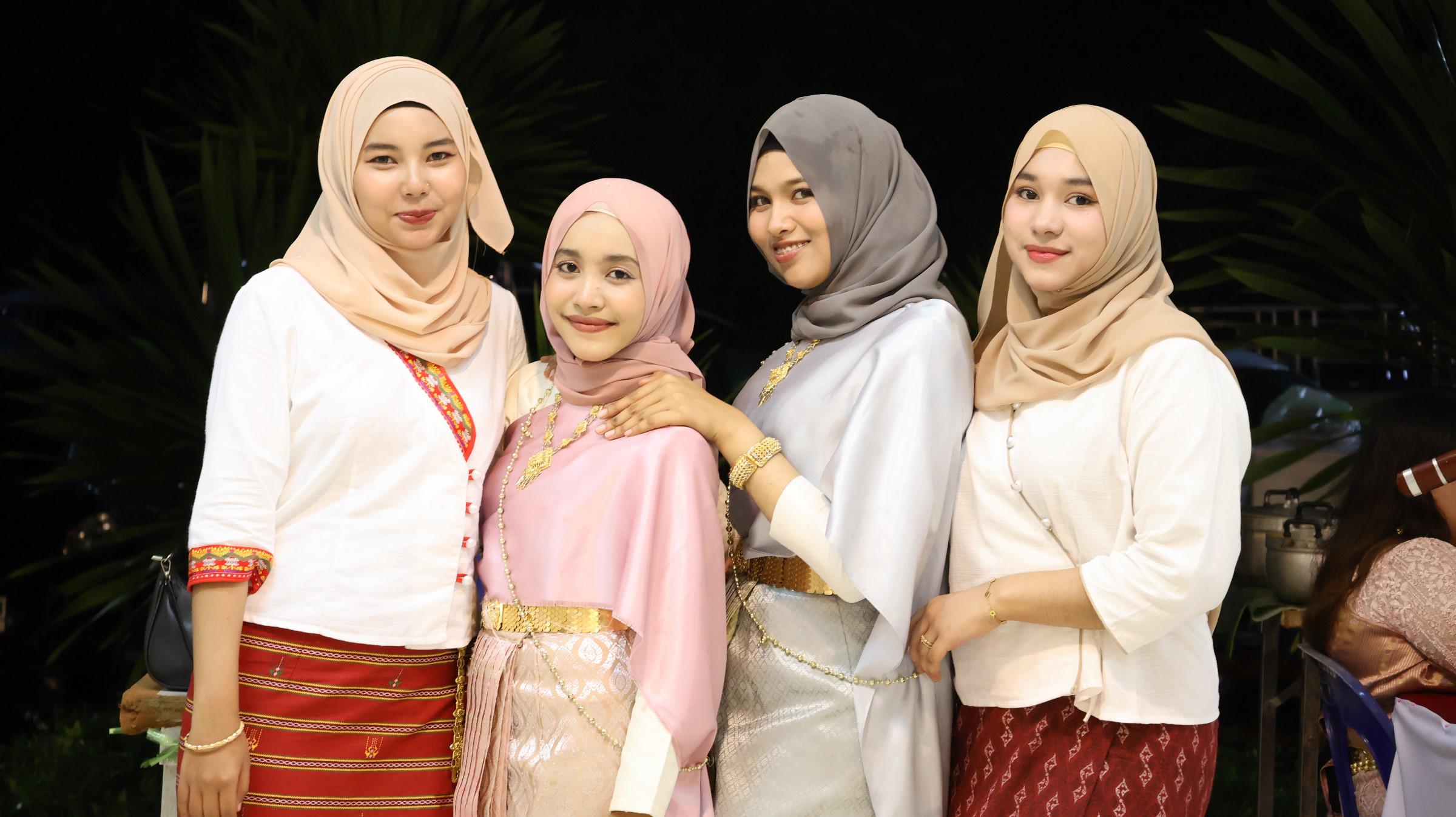 206. กิจกรรมวันลอยกระทง