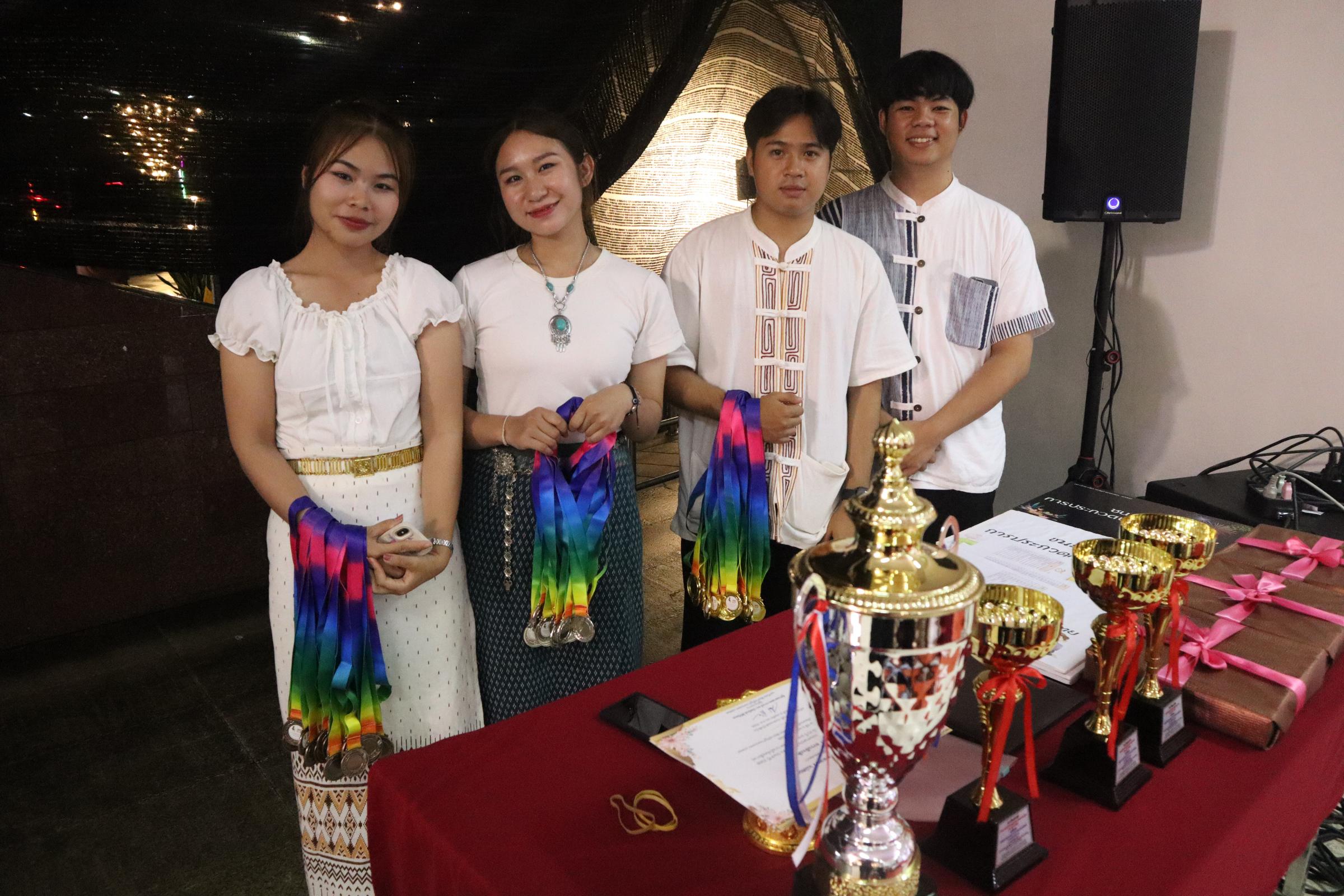 360. กิจกรรมวันลอยกระทง