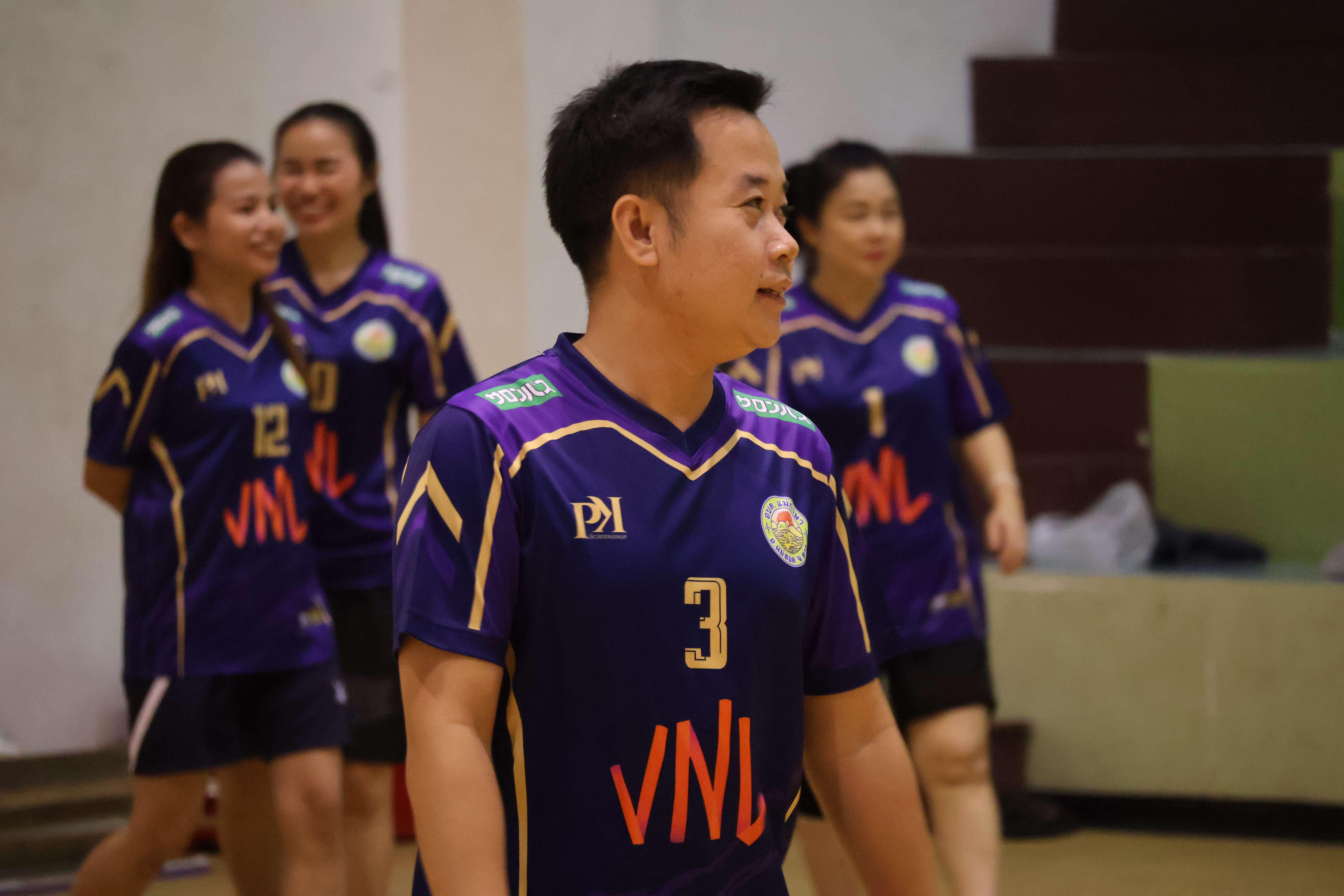 75. การแข่งขันกีฬาวอลเลย์บอลเชื่อมความสัมพันธ์ระหว่างหน่วยงาน คู่ที่ 1 - 8