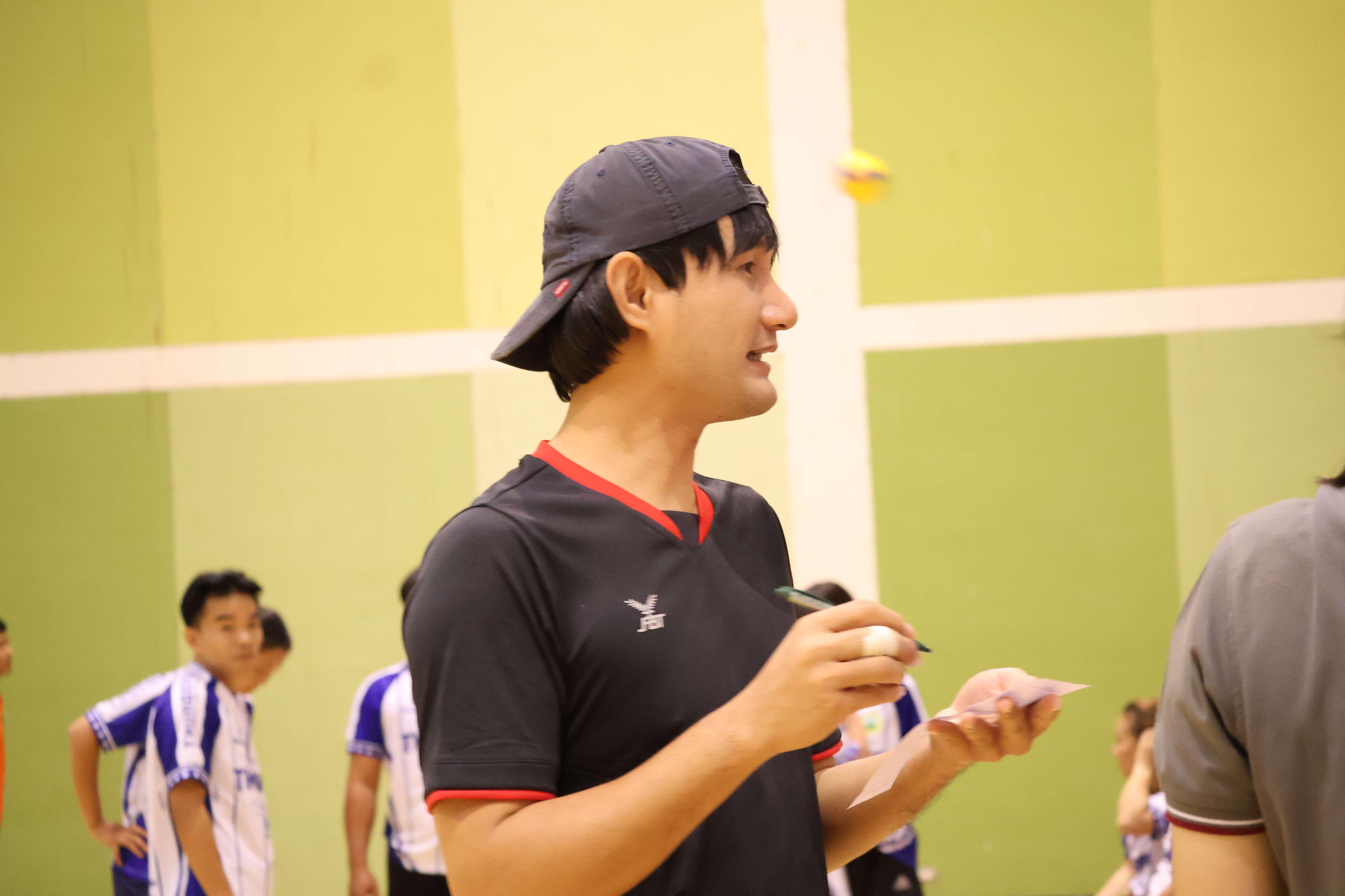 130. การแข่งขันกีฬาวอลเลย์บอลเชื่อมความสัมพันธ์ระหว่างหน่วยงาน คู่ที่ 1 - 8