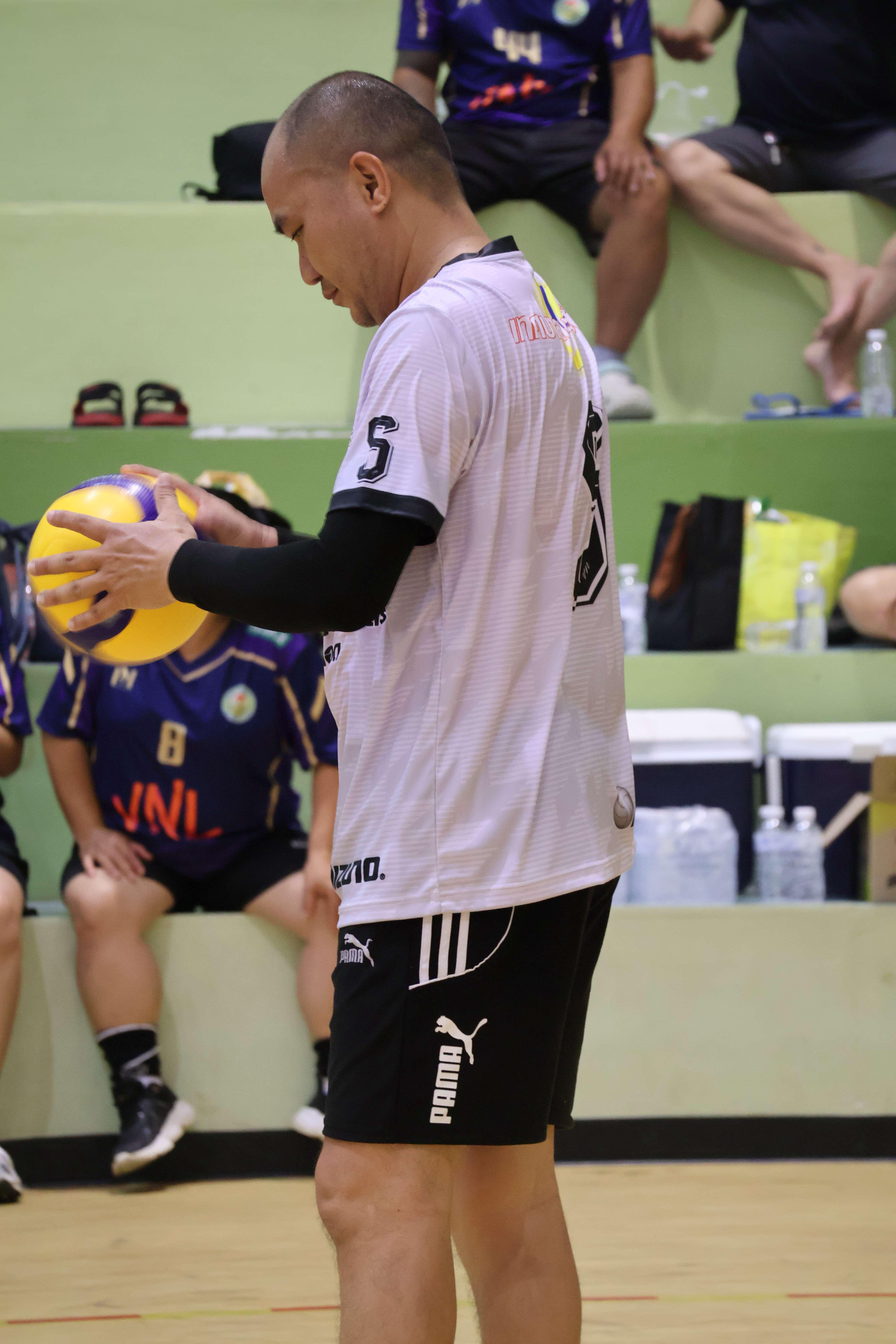 206. การแข่งขันกีฬาวอลเลย์บอลเชื่อมความสัมพันธ์ระหว่างหน่วยงาน คู่ที่ 1 - 8