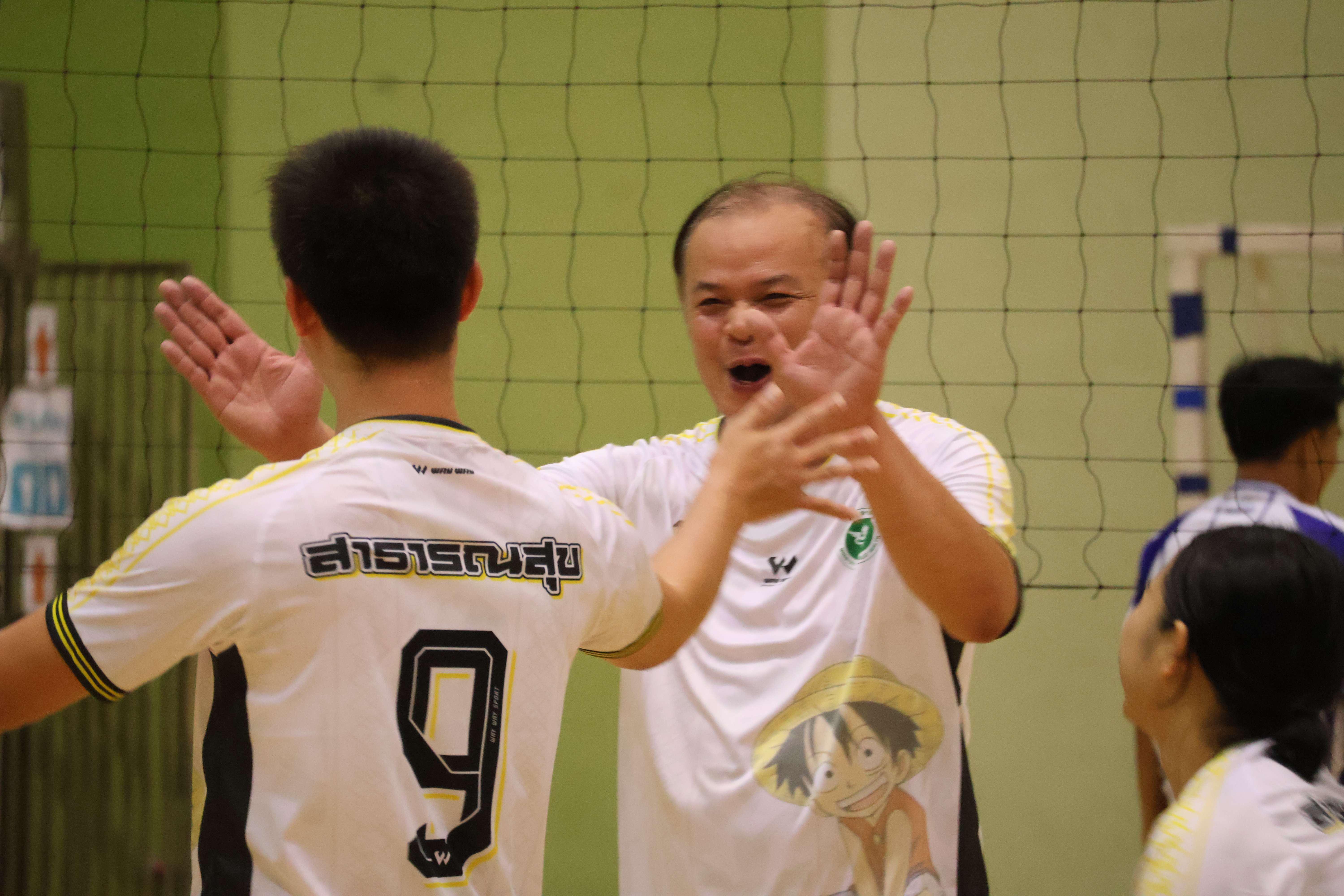 220. การแข่งขันกีฬาวอลเลย์บอลเชื่อมความสัมพันธ์ระหว่างหน่วยงาน คู่ที่ 1 - 8