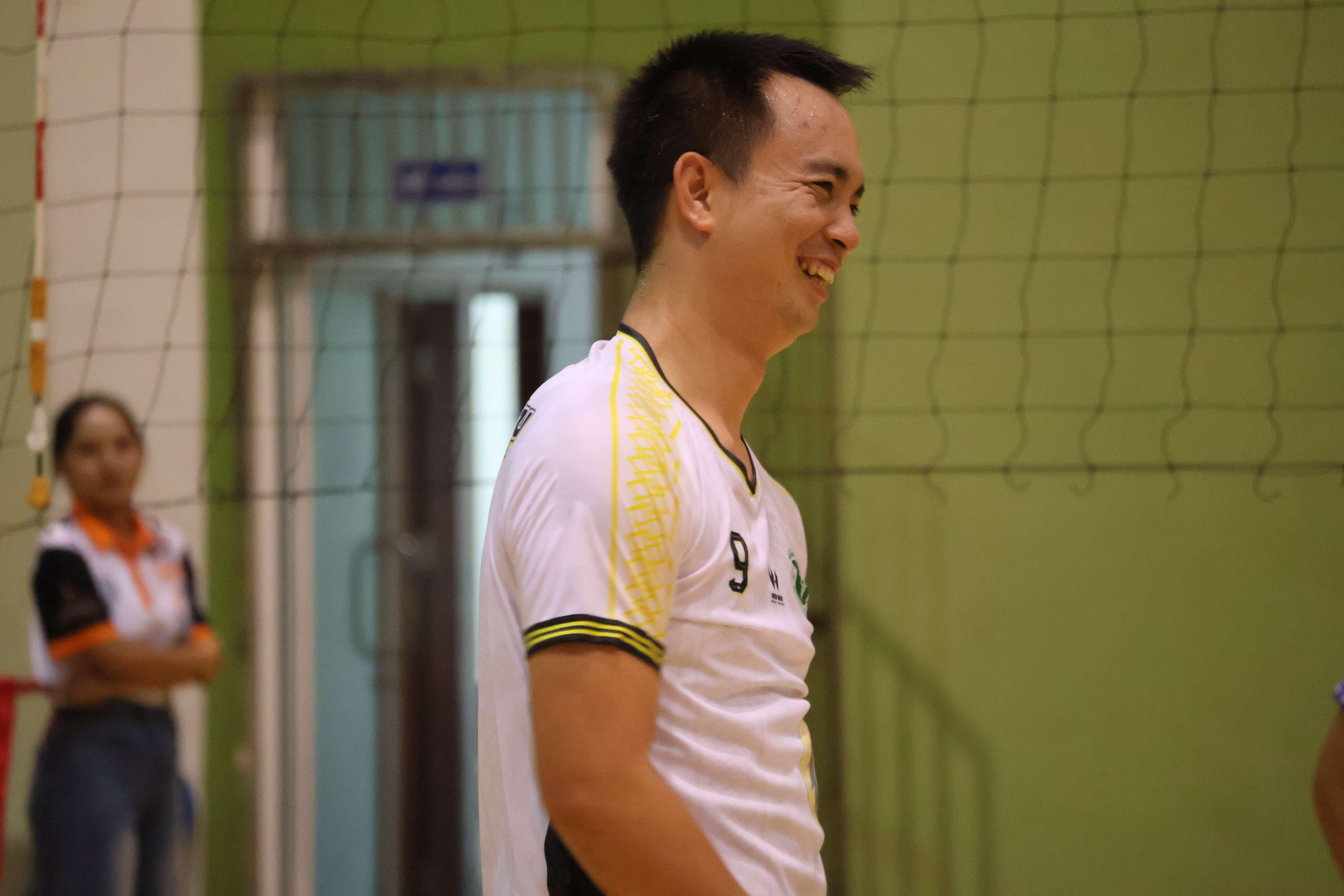 226. การแข่งขันกีฬาวอลเลย์บอลเชื่อมความสัมพันธ์ระหว่างหน่วยงาน คู่ที่ 1 - 8